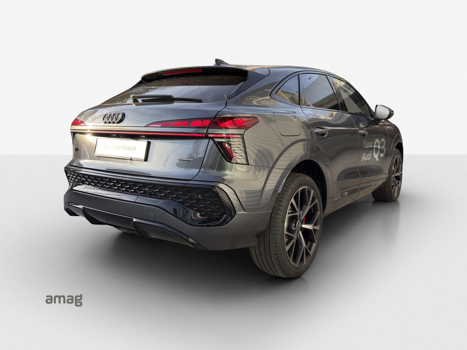 AUDI Q3 Sportback TFSI quattro 195 kW S tronic-image-4