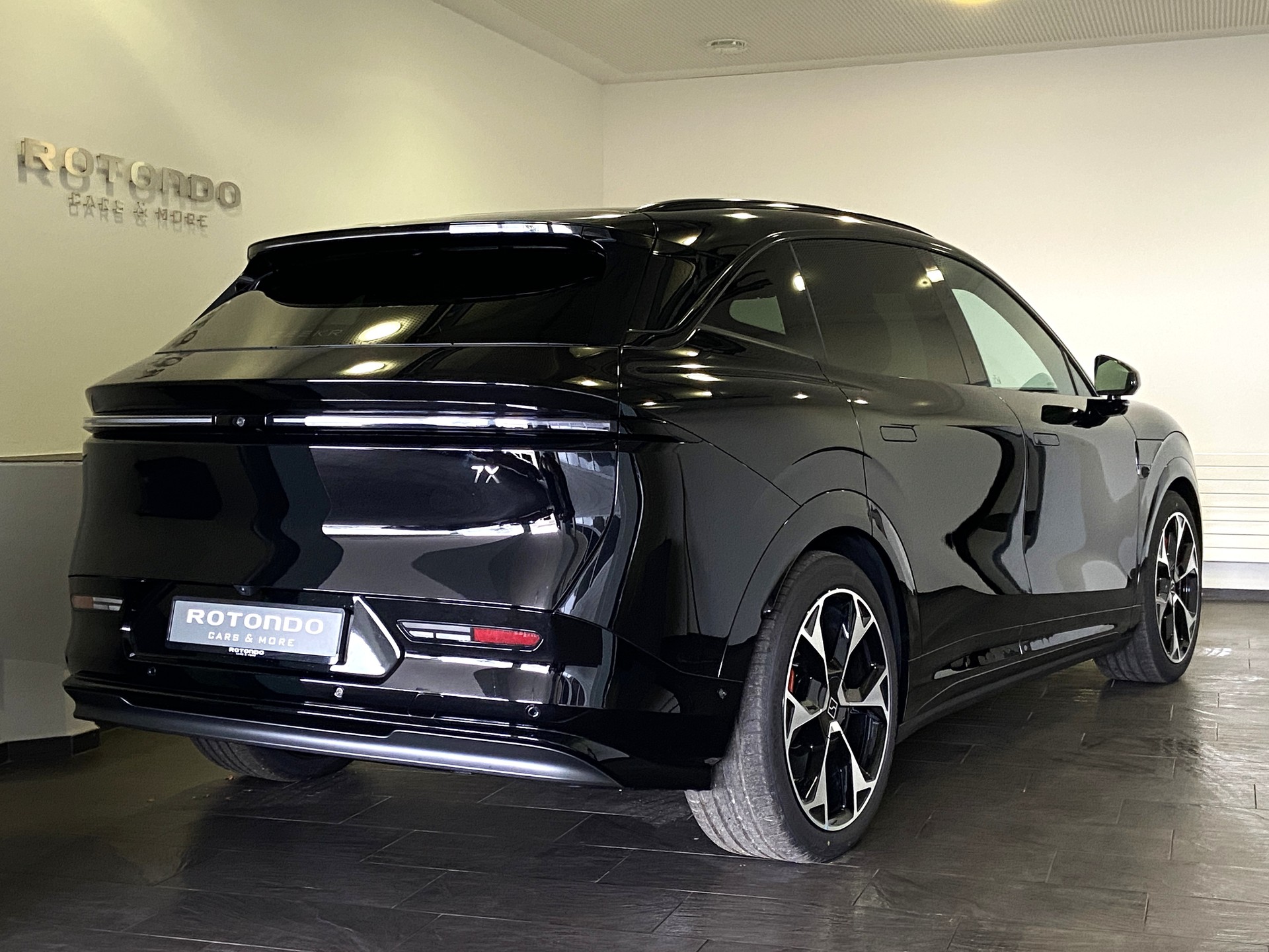 ZEEKR 7X 100kWh Privilege Advanced Comfort Cockpit AWD-showroom-element-1