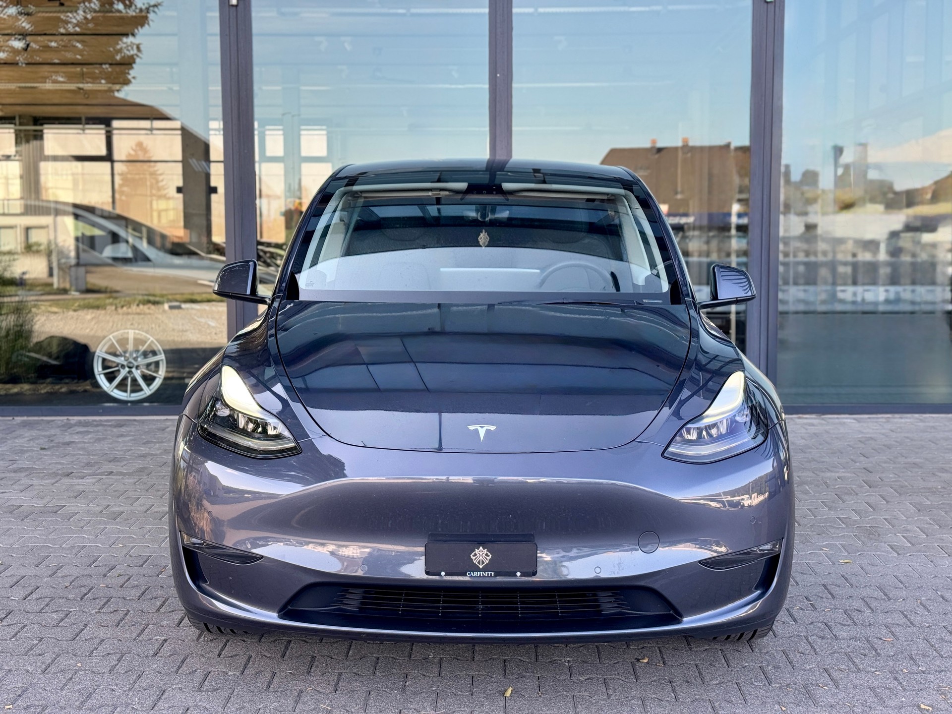 TESLA Model Y Long Range / Full Self Driving / AHK / AMD Ryzen-showroom-element-1