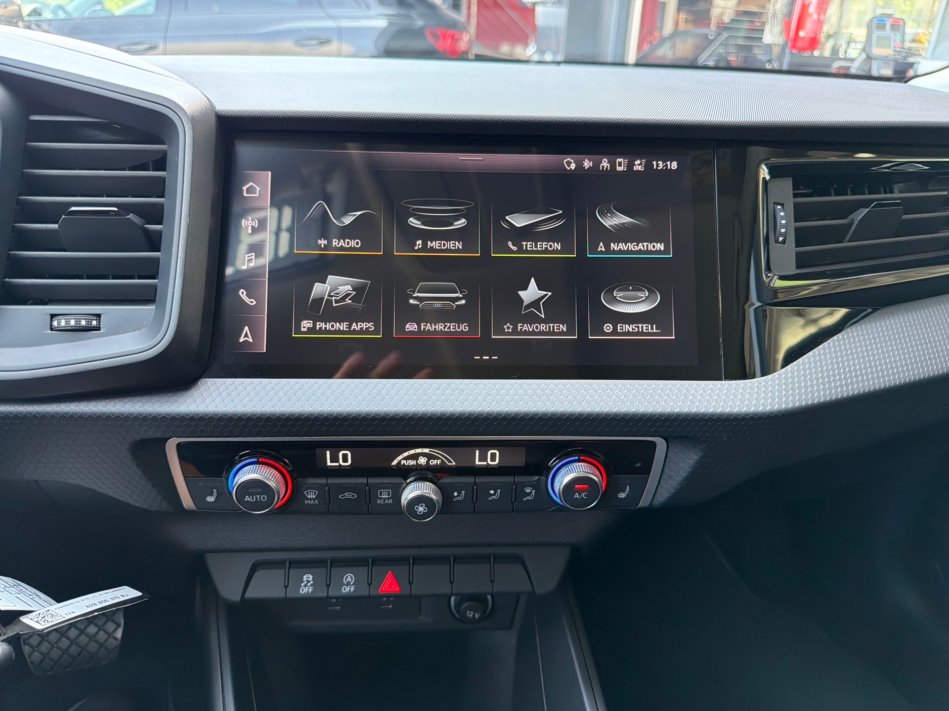 AUDI A1 Sportback 30 TFSI Attraction S-tronic-image-9