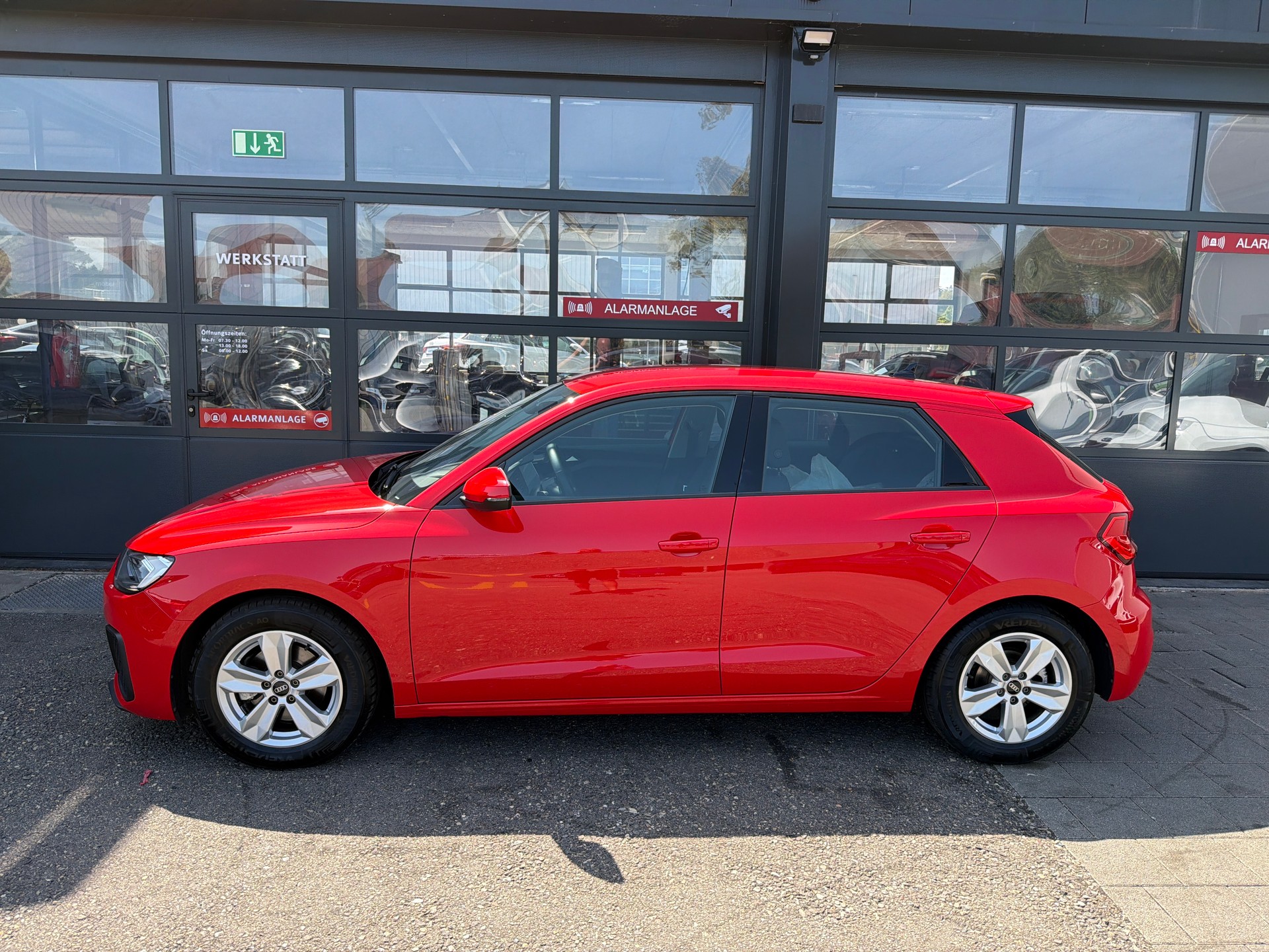 AUDI A1 Sportback 30 TFSI Attraction S-tronic-showroom-element-2