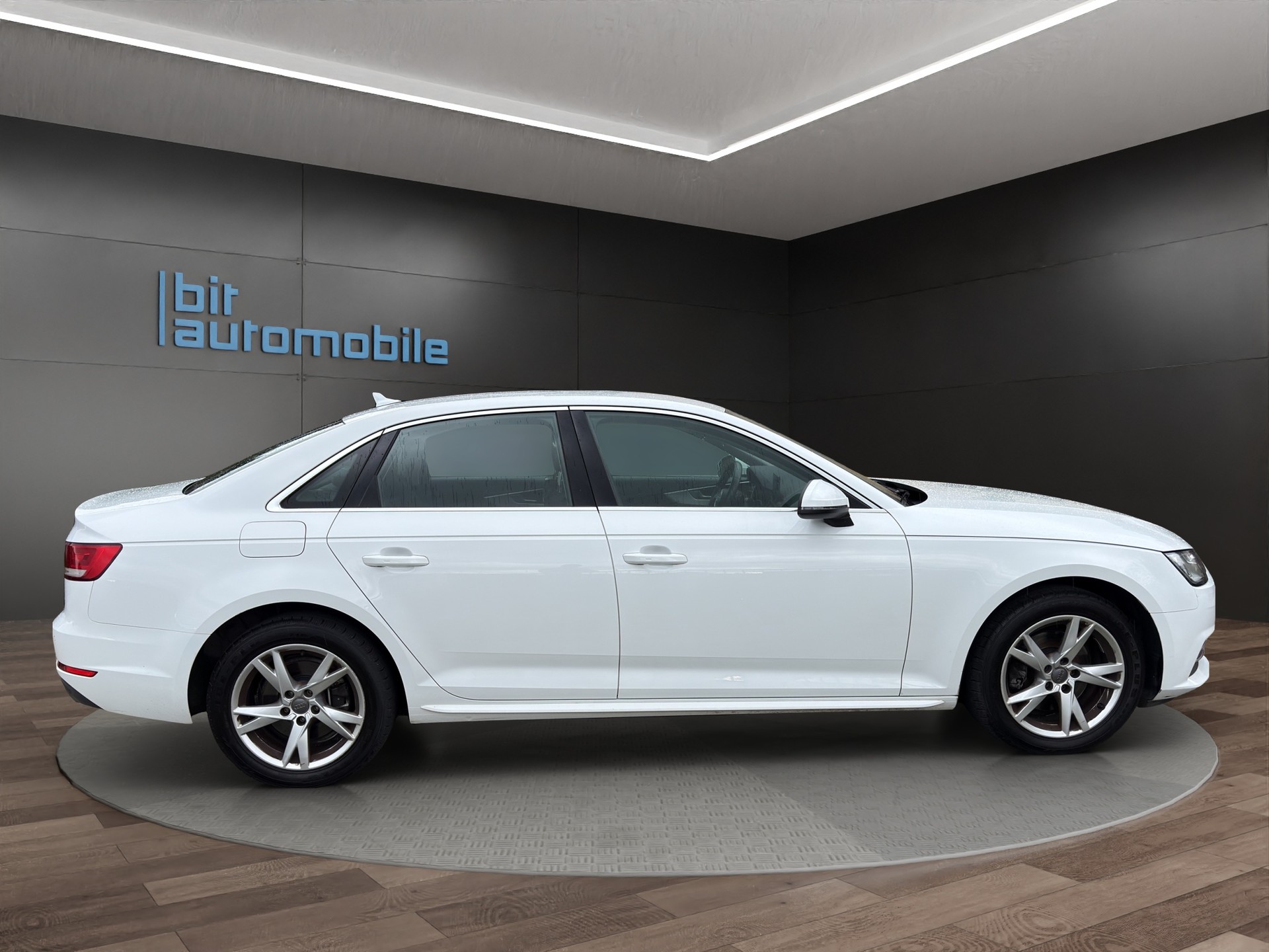 AUDI A4 Limousine 2.0 TFSI Sport S-tronic-image-7