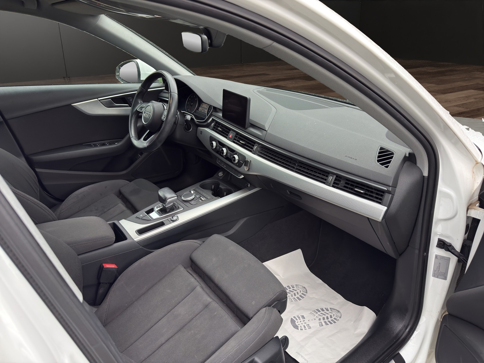 AUDI A4 Limousine 2.0 TFSI Sport S-tronic-image-11