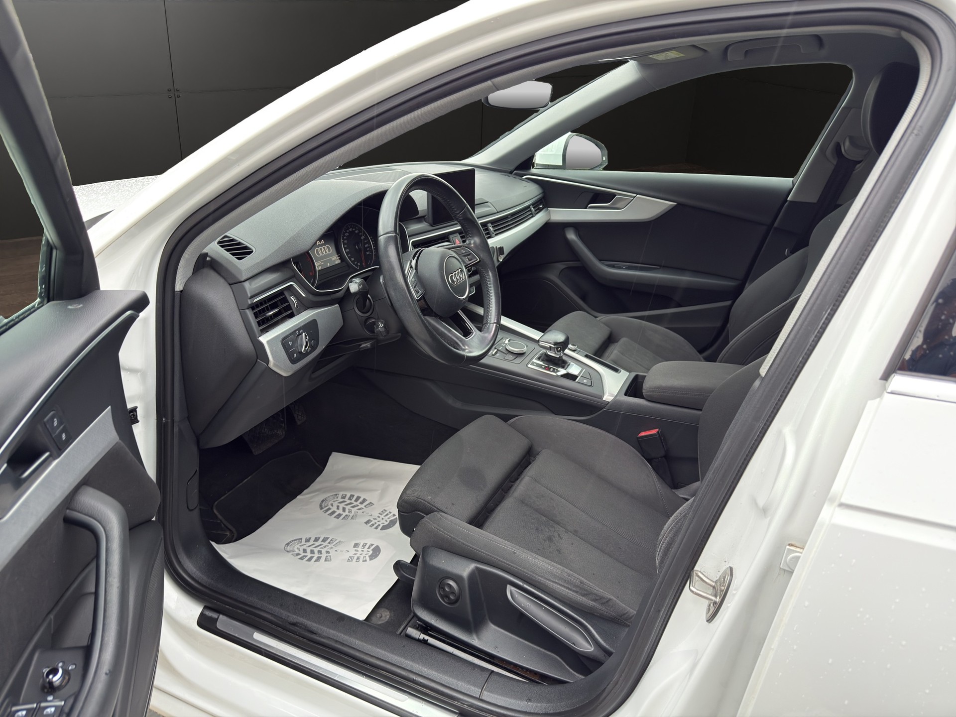AUDI A4 Limousine 2.0 TFSI Sport S-tronic-image-12