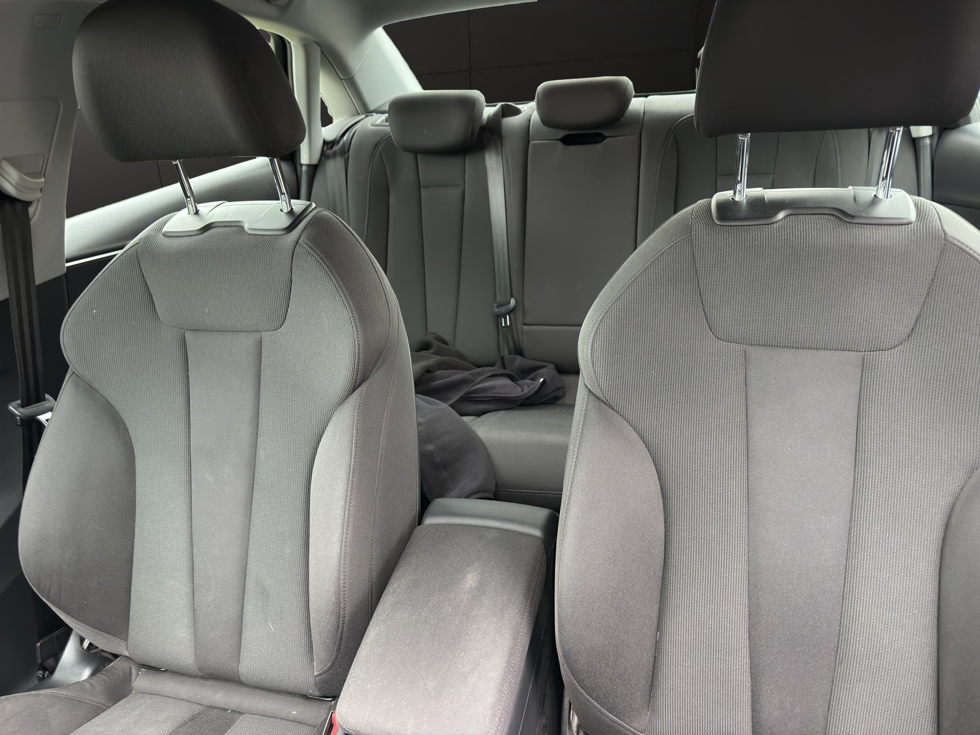 AUDI A4 Limousine 2.0 TFSI Sport S-tronic-image-10