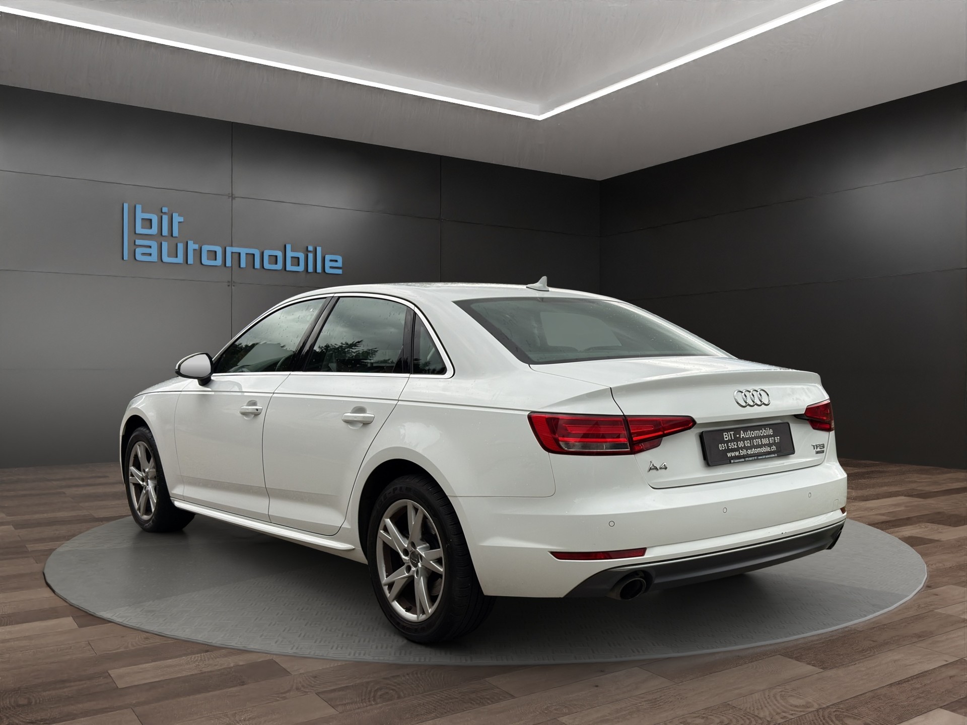 AUDI A4 Limousine 2.0 TFSI Sport S-tronic-image-3
