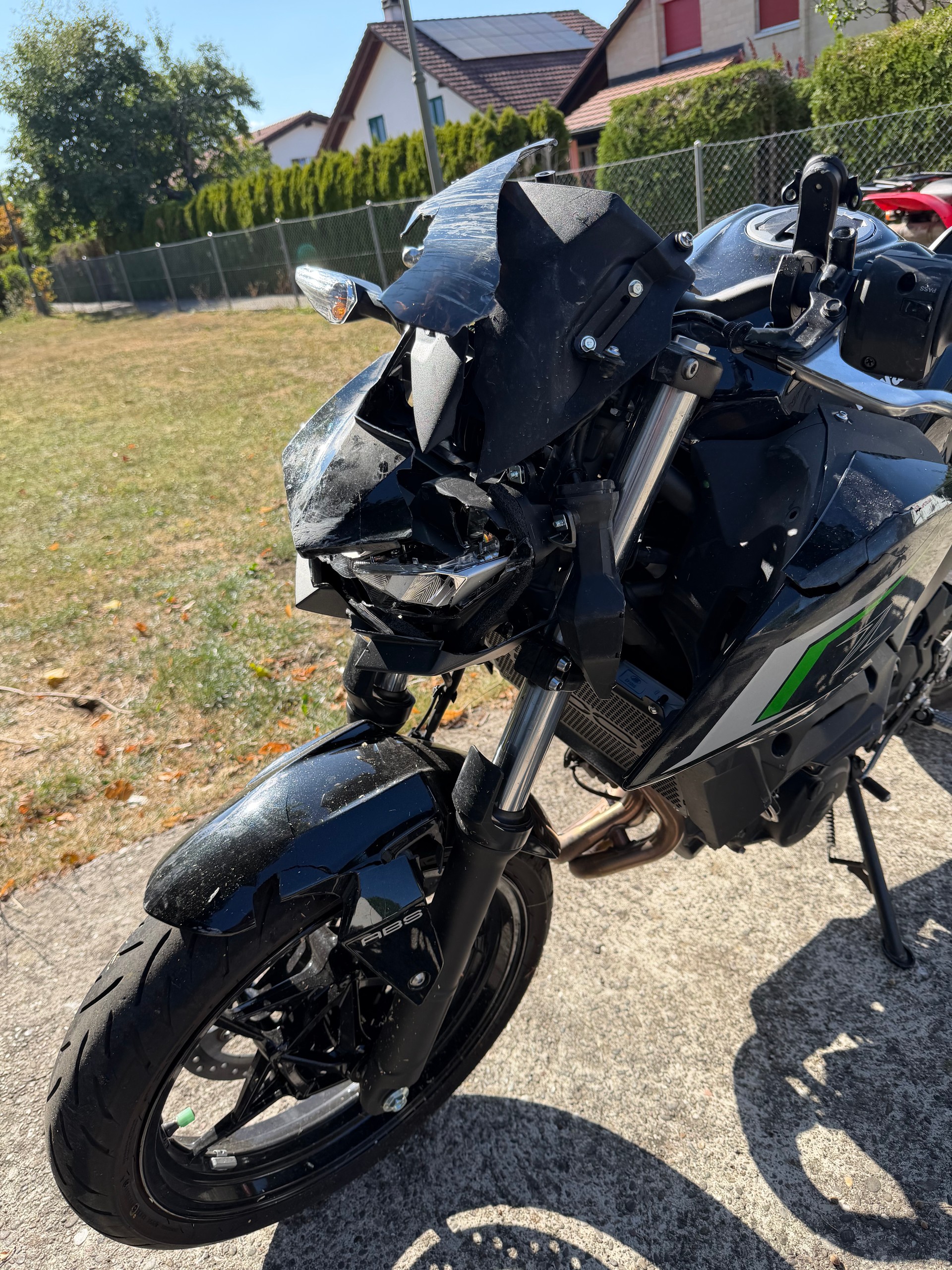 KAWASAKI Z 500/ 2025 / -3000km / accidenté - Unfall-image-7