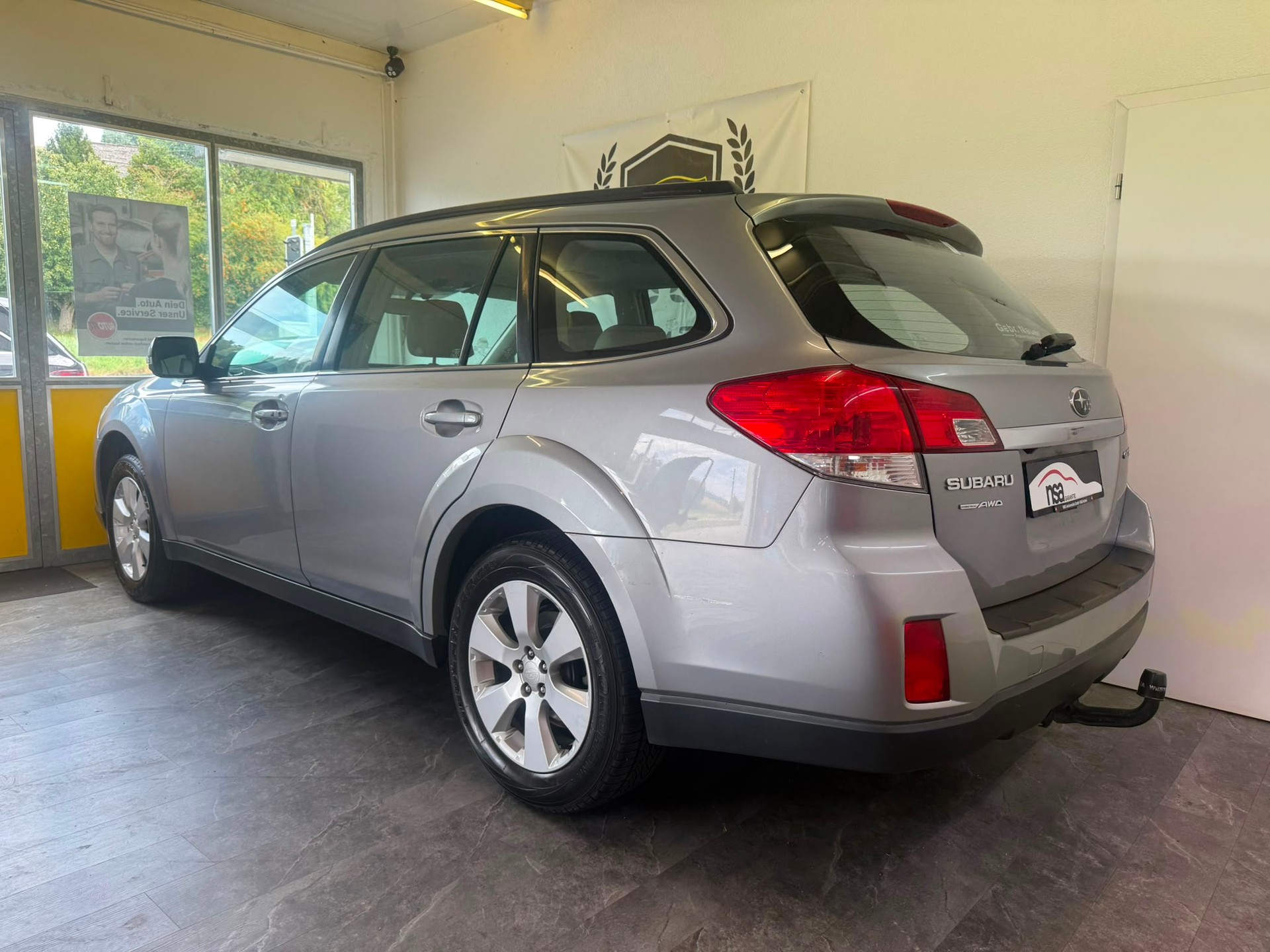 SUBARU Outback 2.5i Swiss AWD Lineartronic 1,8T AHK-image-2