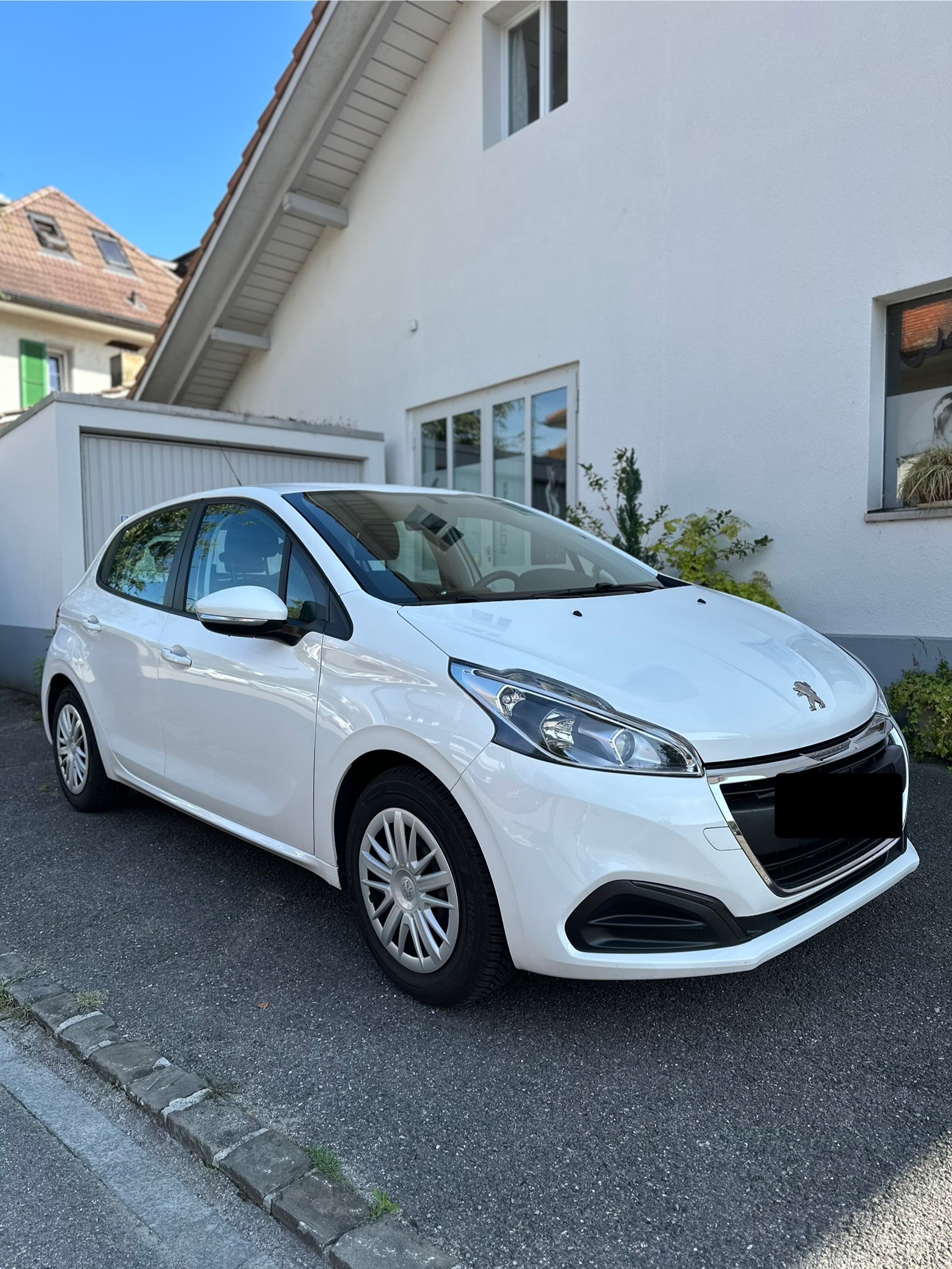PEUGEOT 1.2 PureTech Active