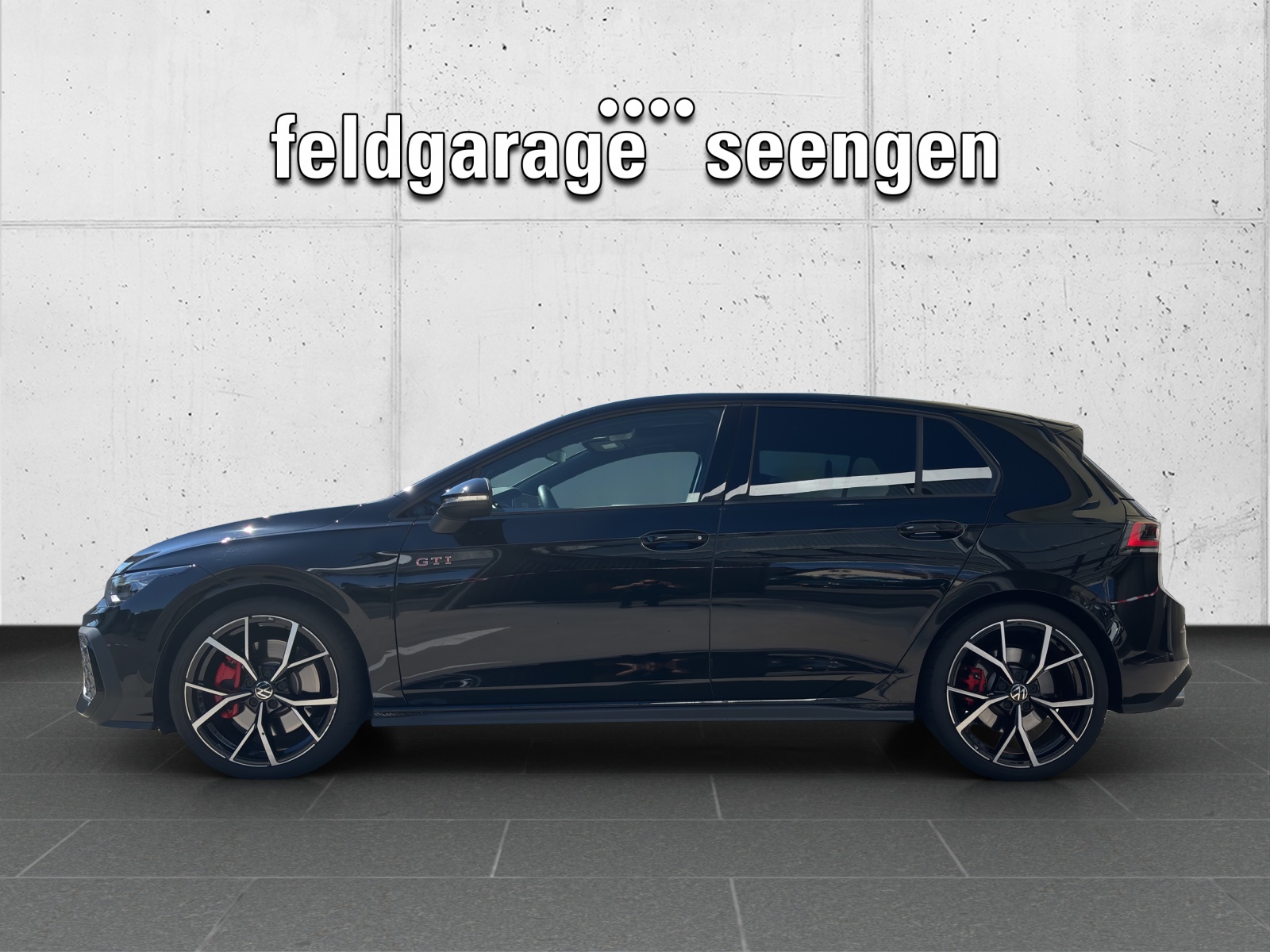 VW New Golf 2.0 TSI GTI DSG mit fortl. Werksgarantie 5 Jahre & Winterräder-showroom-element-1