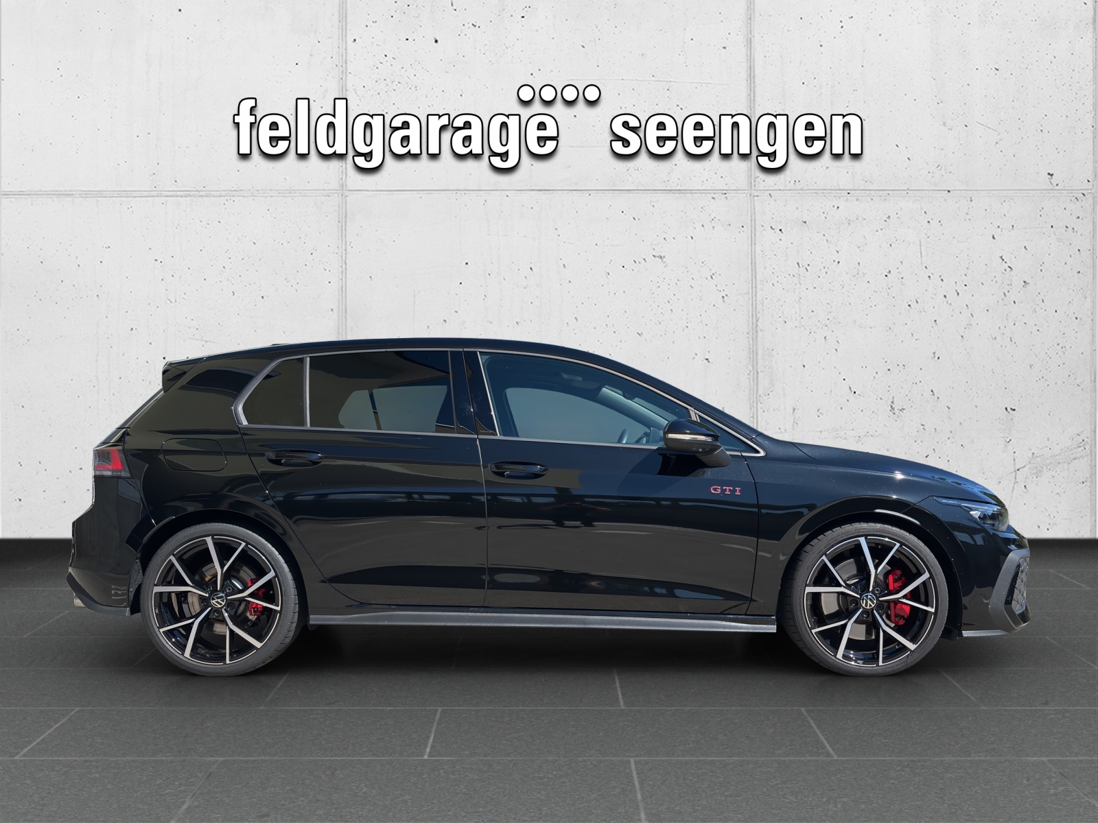 VW New Golf 2.0 TSI GTI DSG mit fortl. Werksgarantie 5 Jahre & Winterräder-showroom-element-3