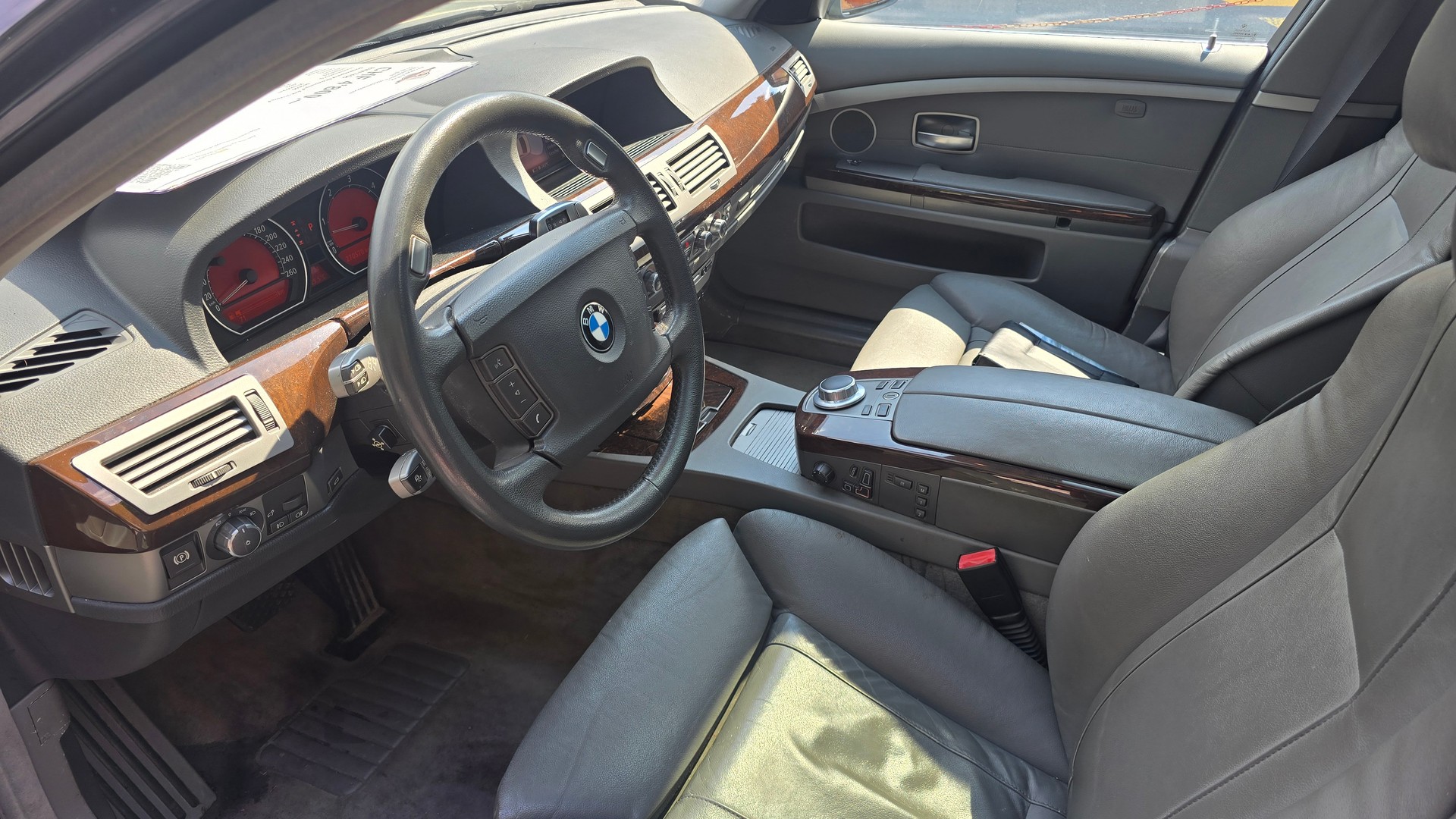 BMW 745d-image-9