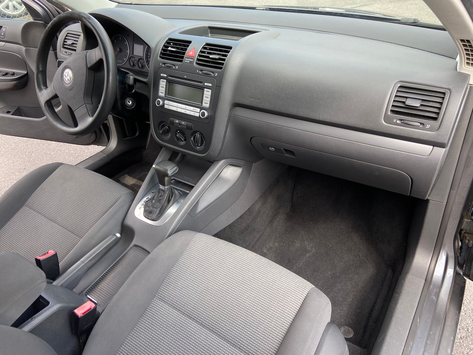 VW Jetta 1.9 TDI Trendline DSG ***Prix Fix***-image-11