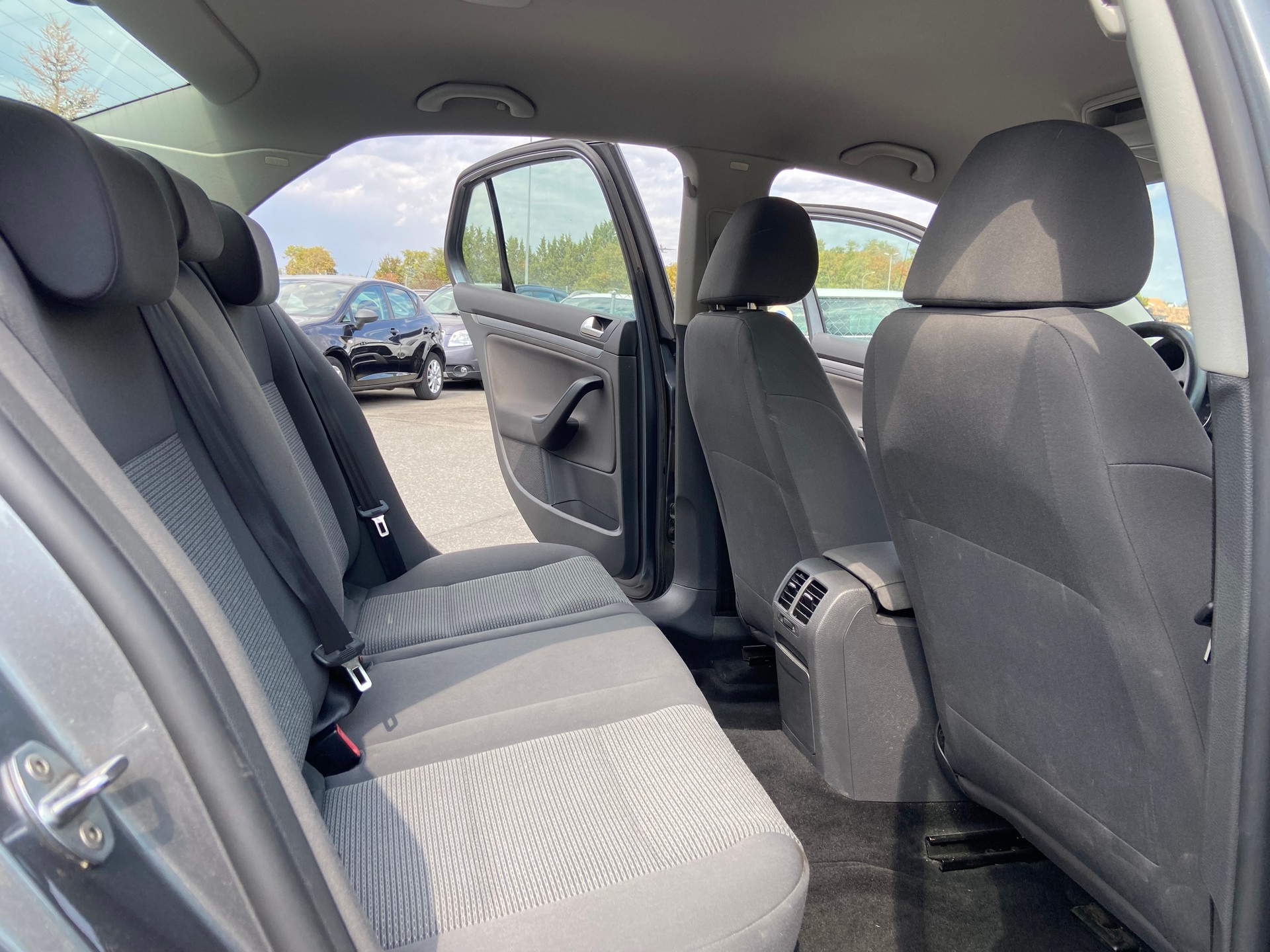 VW Jetta 1.9 TDI Trendline DSG ***Prix Fix***-image-13