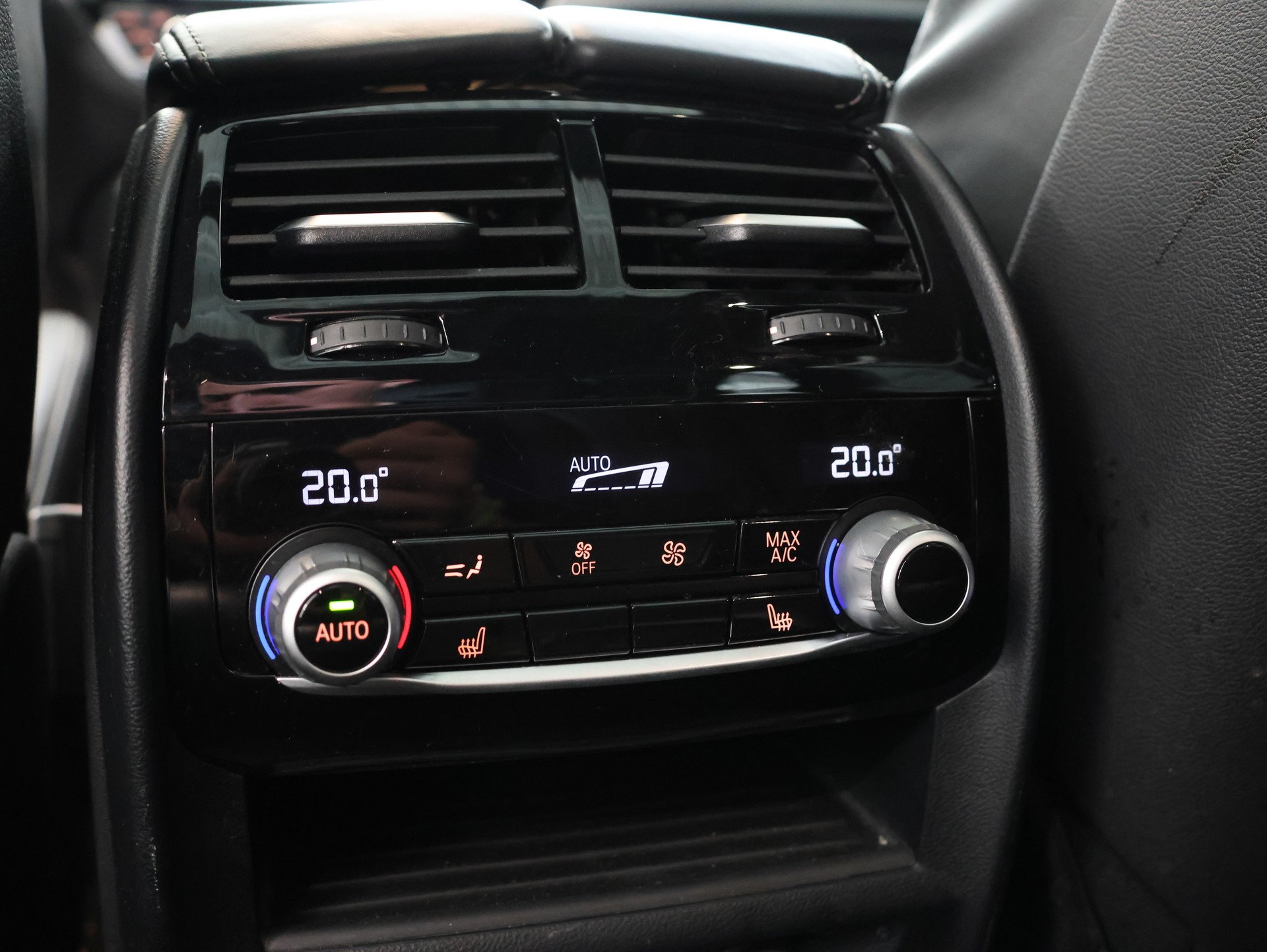 BMW M550d xDrive Touring Steptronic-image-37