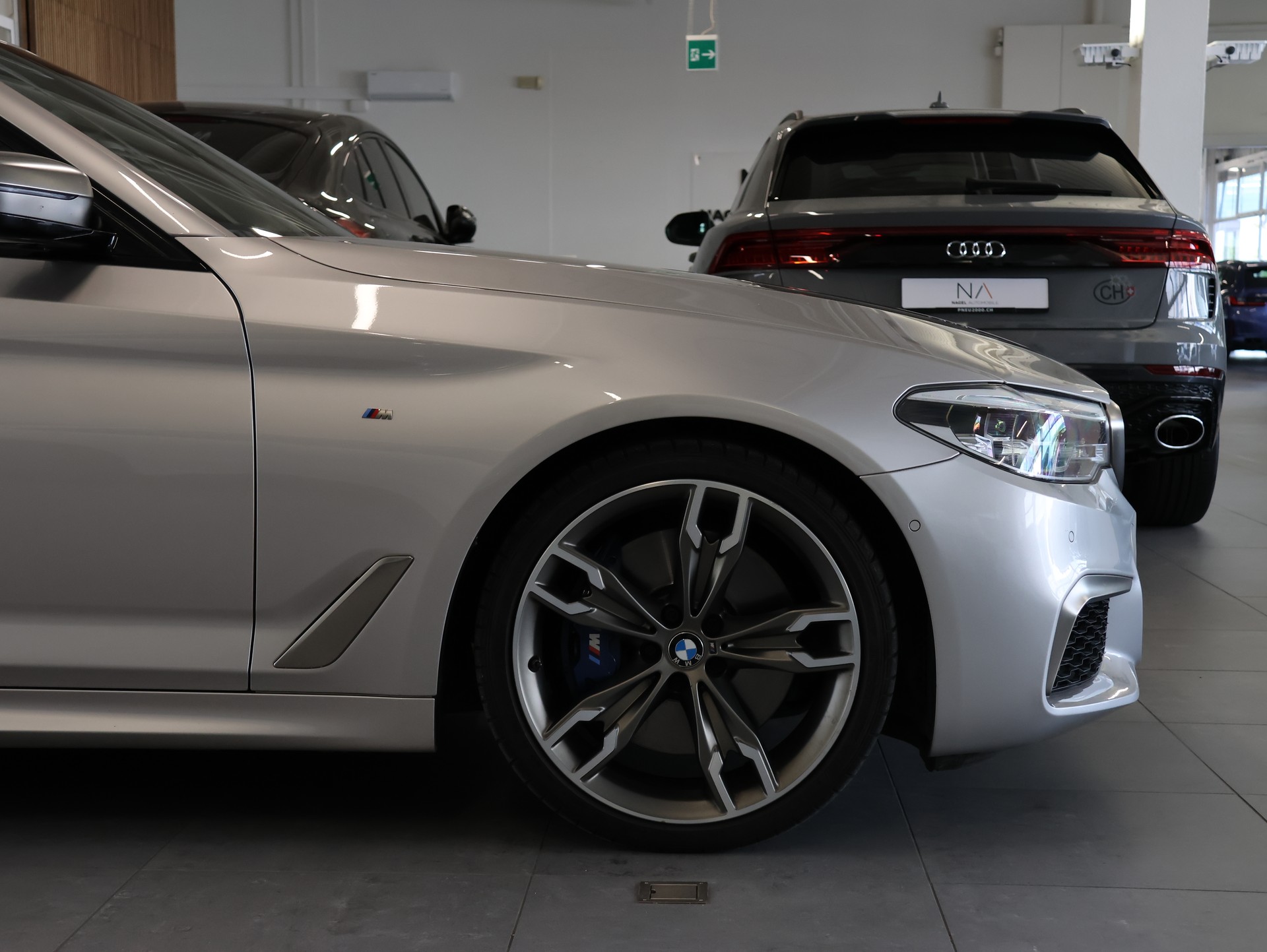 BMW M550d xDrive Touring Steptronic-image-10