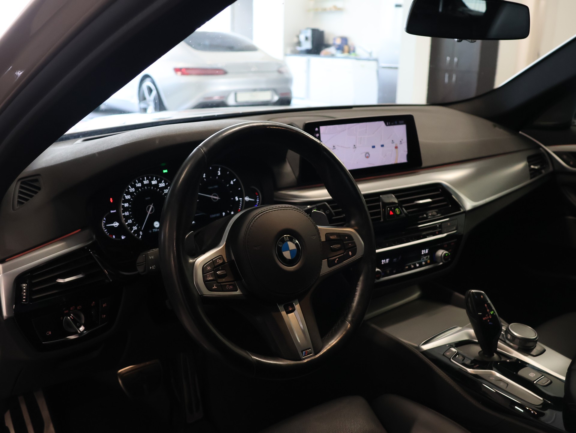BMW M550d xDrive Touring Steptronic-image-17