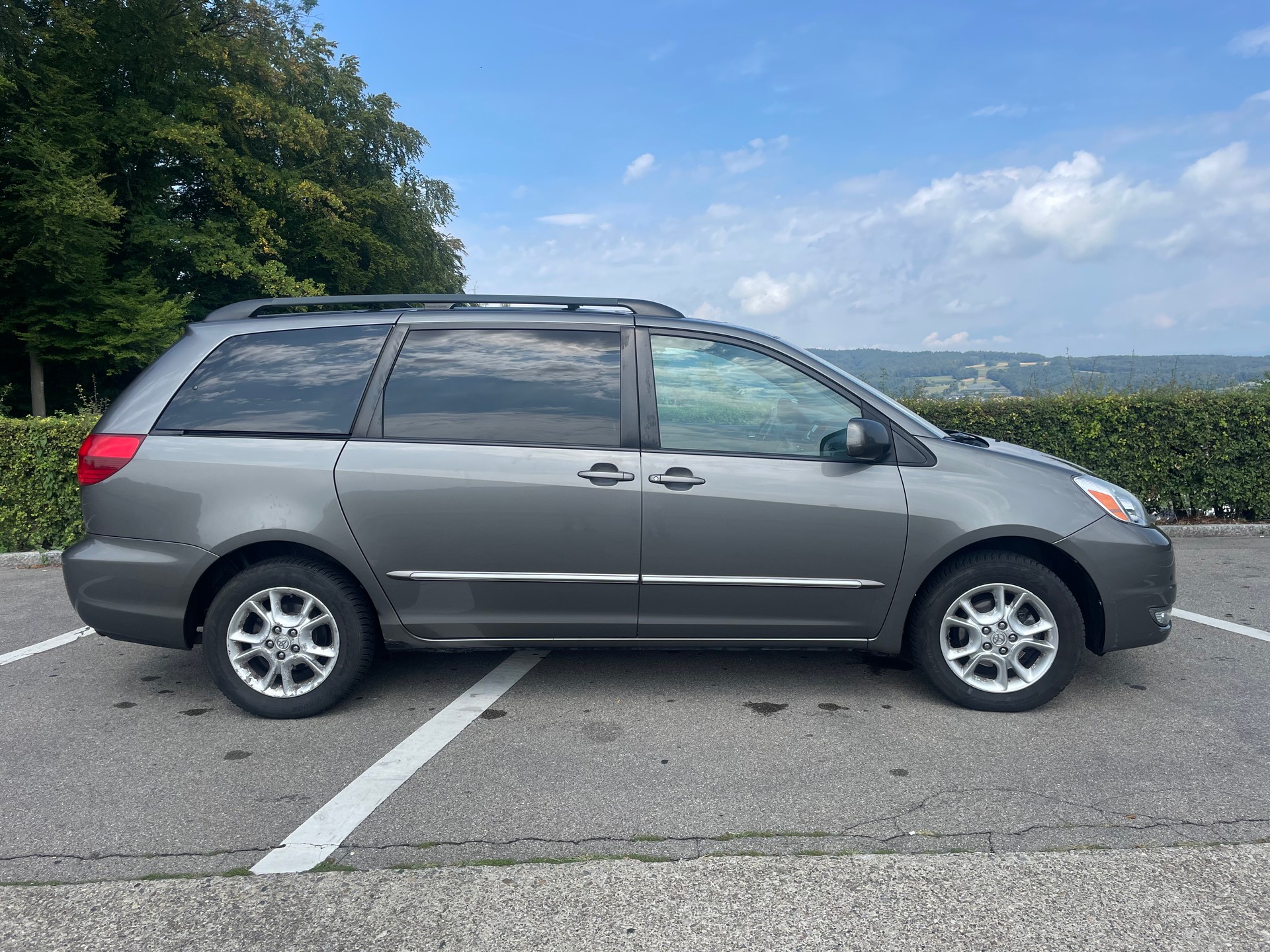 TOYOTA XLE Limited