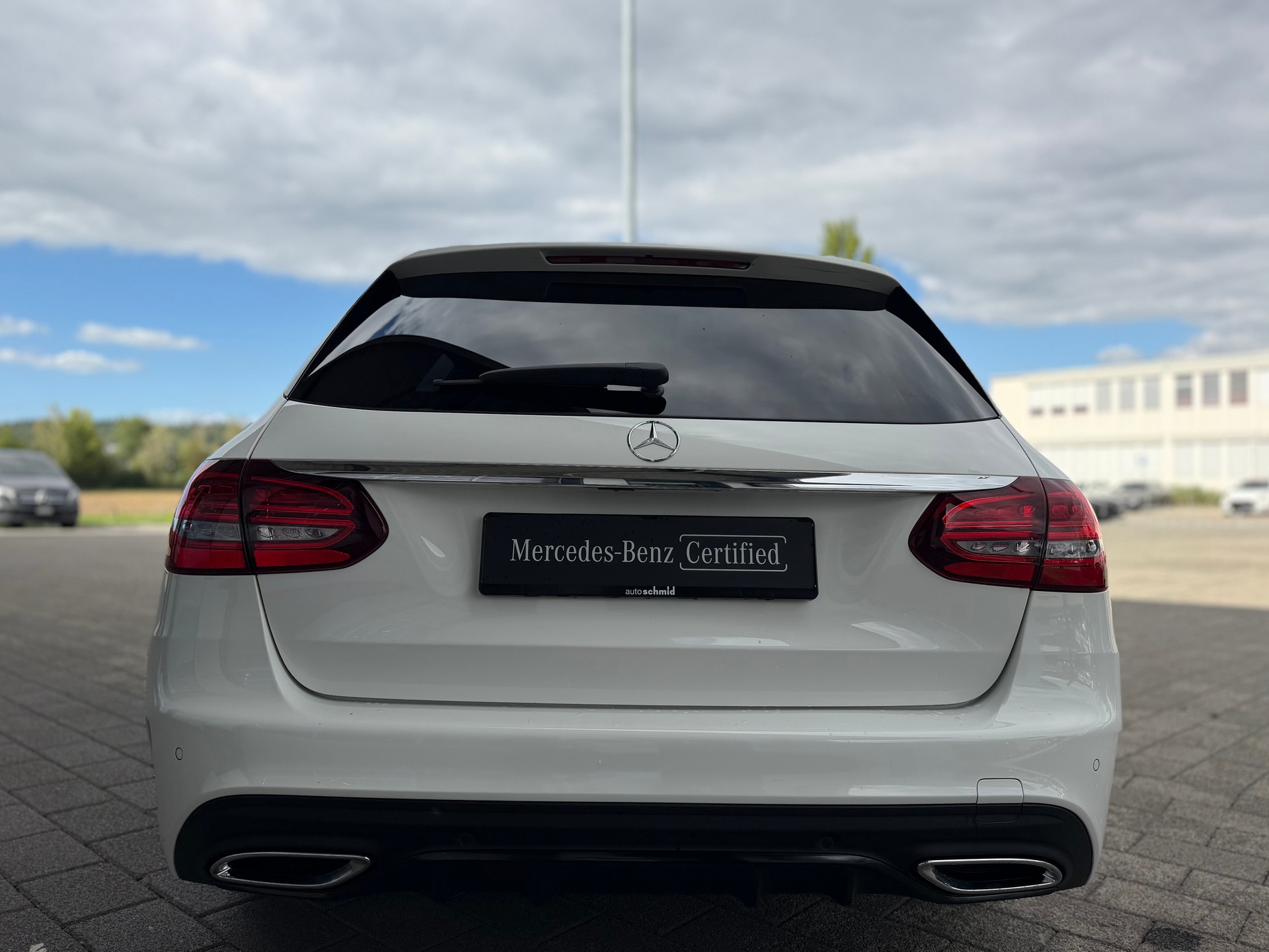 MERCEDES-BENZ C 220 d AMG Line 4Matic 9G-Tronic-showroom-element-3