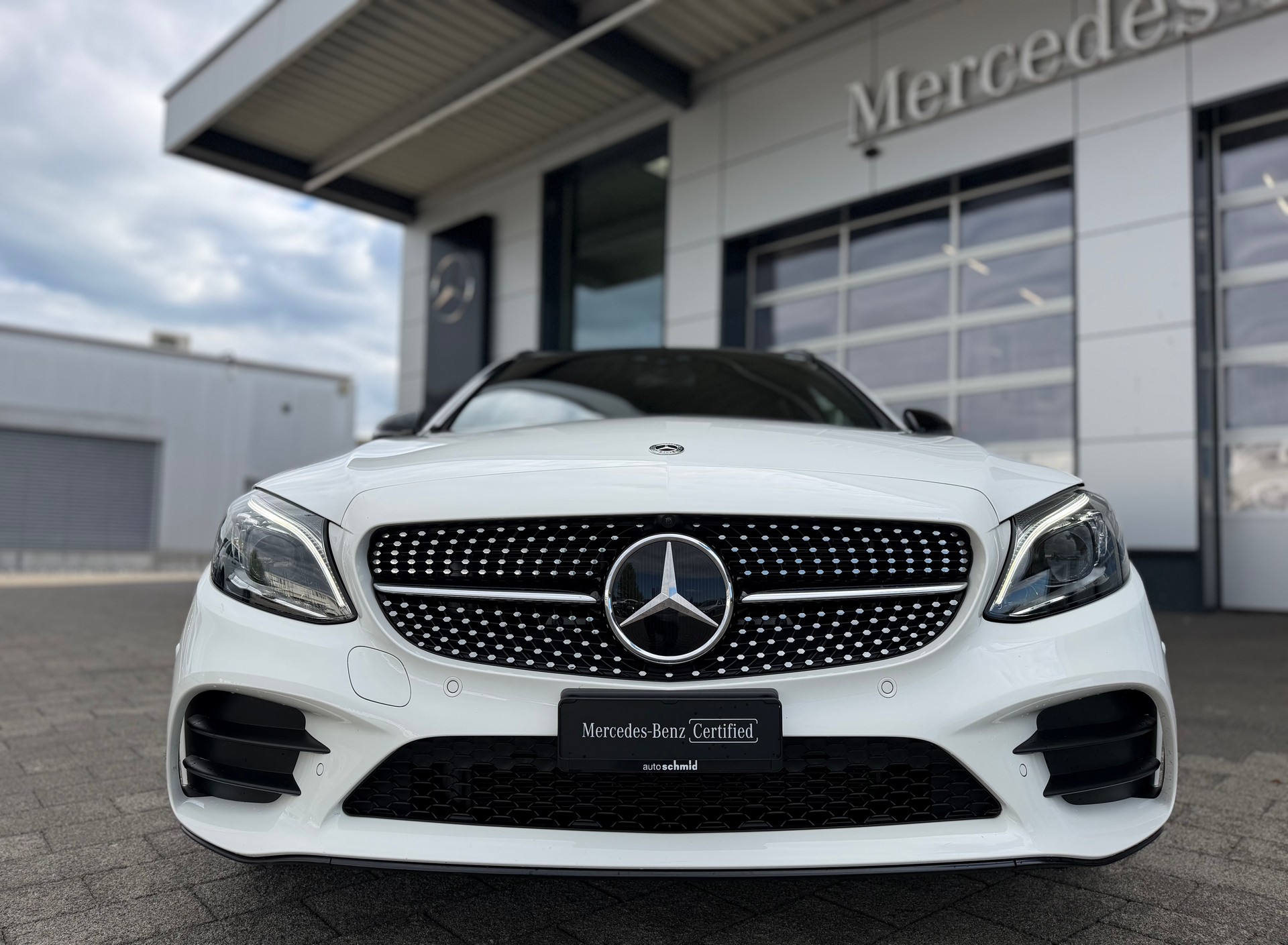MERCEDES-BENZ C 220 d AMG Line 4Matic 9G-Tronic-showroom-element-2