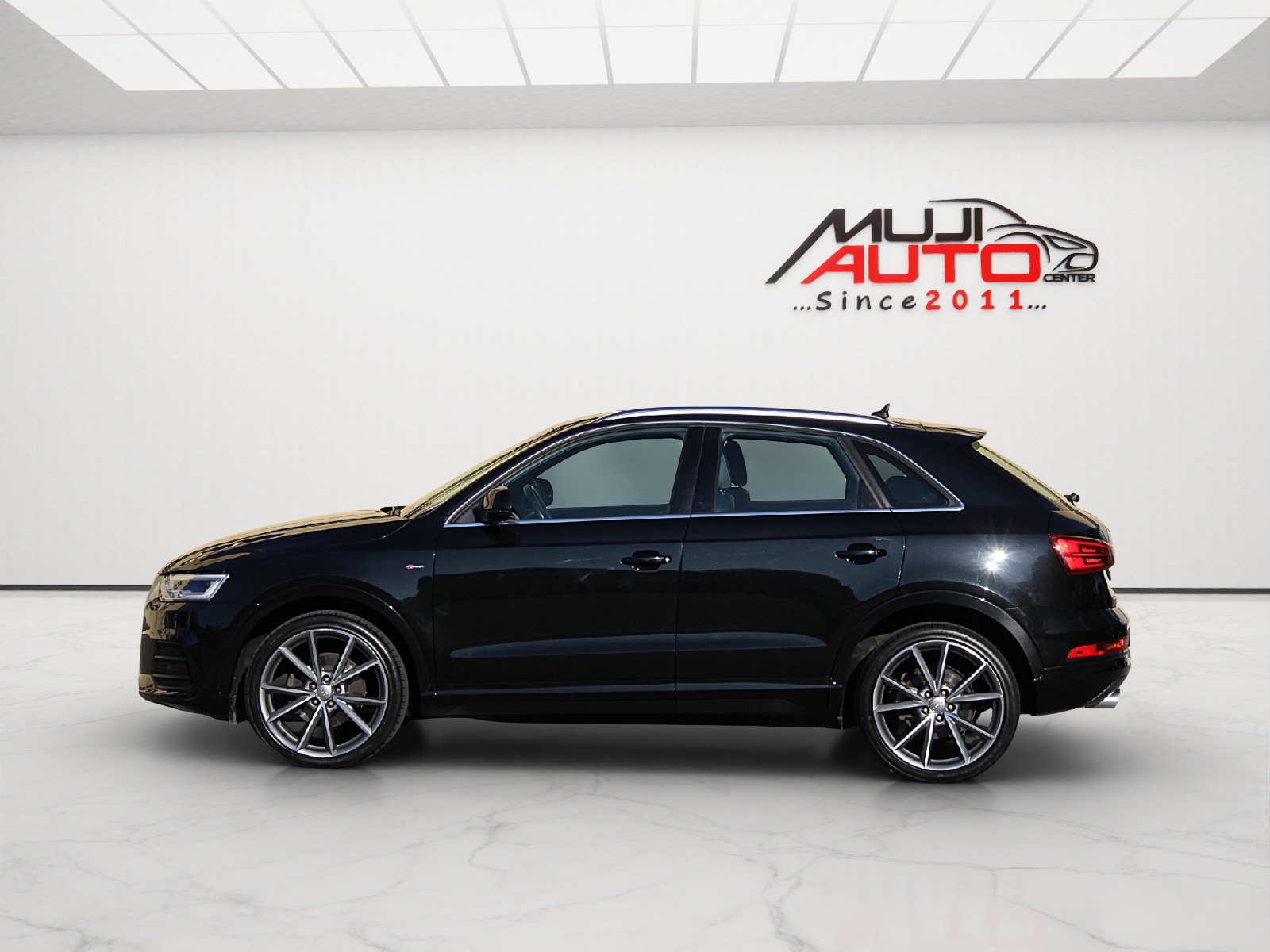 AUDI Q3 2.0 TDI sport quattro S-tronic-showroom-element-1
