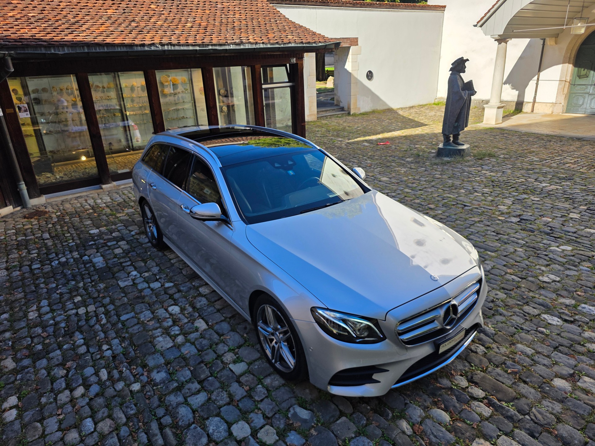 MERCEDES-BENZ E 220 d AMG Line 9G-Tronic