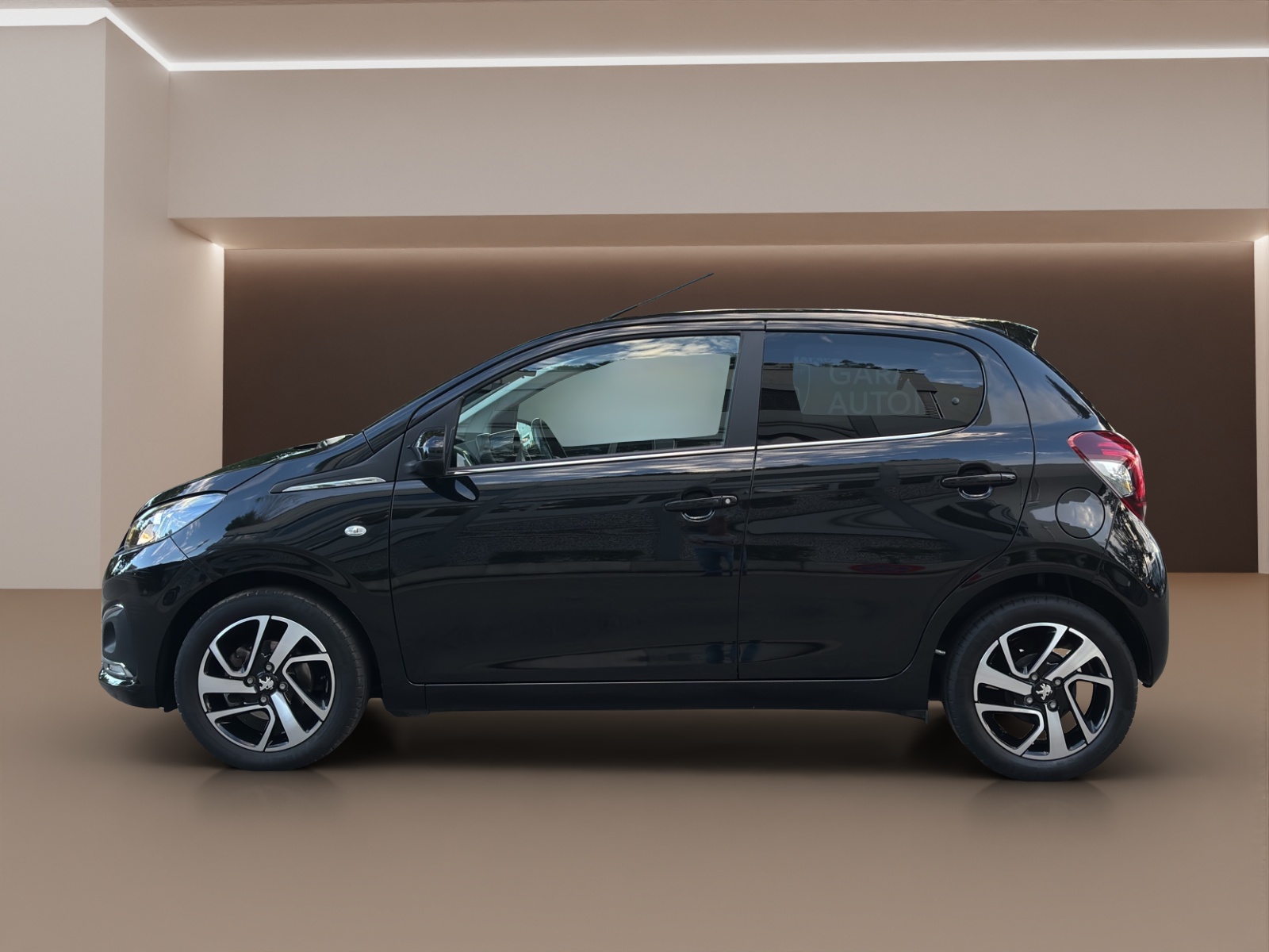PEUGEOT 108 1.2 VTi Allure-showroom-element-1