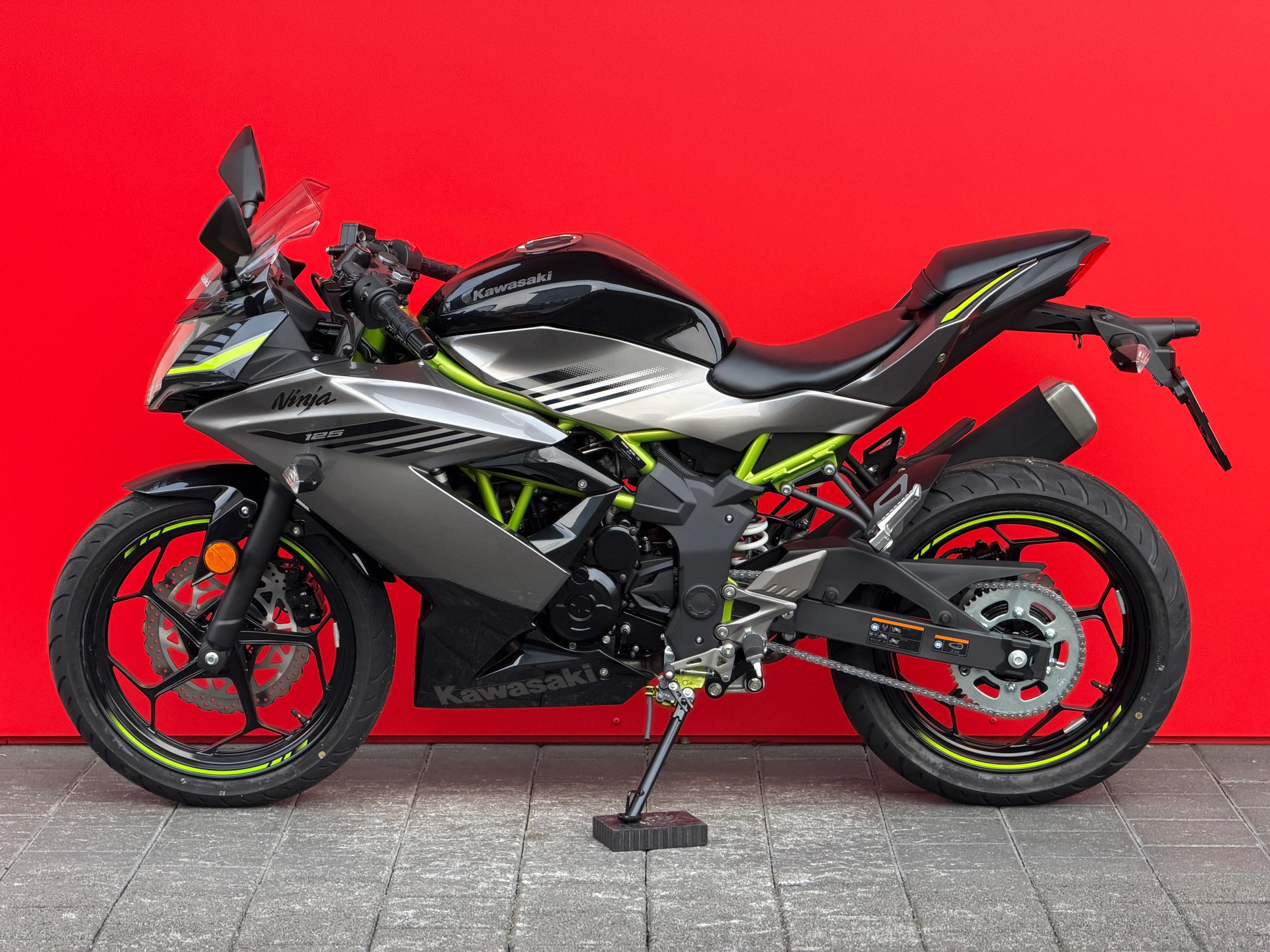 KAWASAKI Ninja 125-image-1