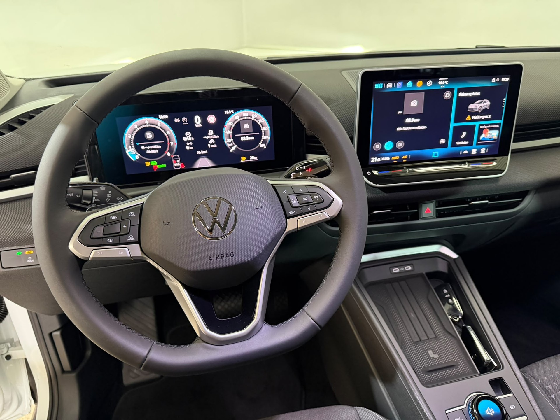 VW T-Roc 1.5 eTSI mHEV Trend DSG-image-6
