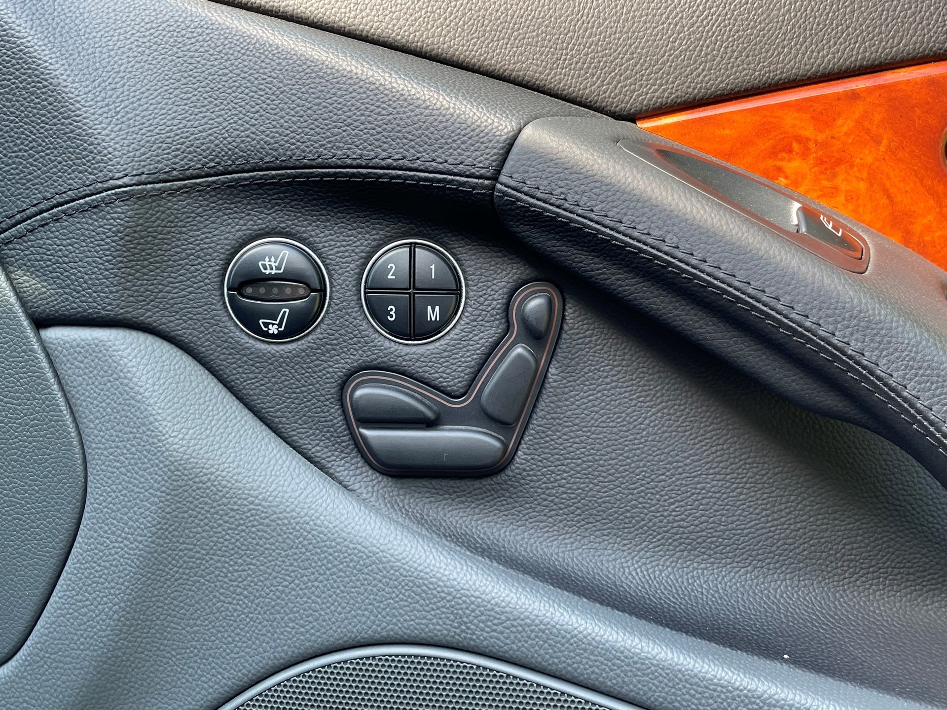MERCEDES-BENZ SL 350-image-12
