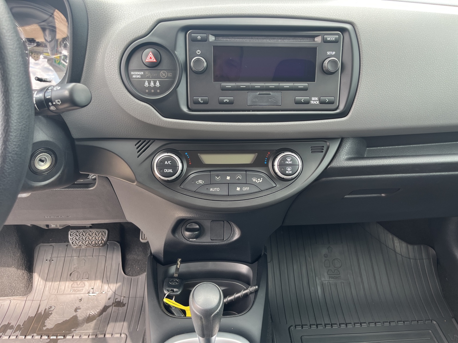 TOYOTA Yaris 1.5 VVT-i HSD Comfort-image-10