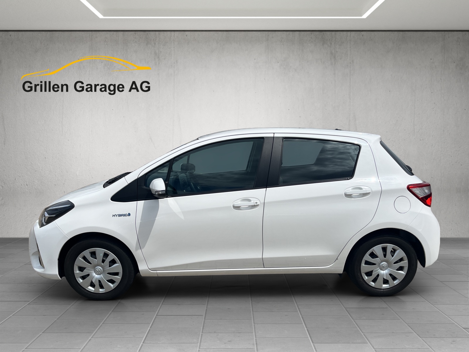 TOYOTA Yaris 1.5 VVT-i HSD Comfort-showroom-element-1