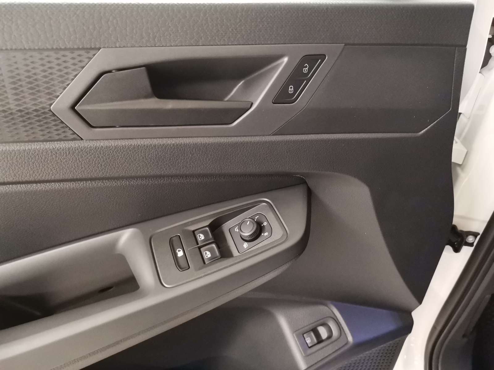 VW Caddy Kaw. 1.5 TSI eHybrid Entry DSG-image-13