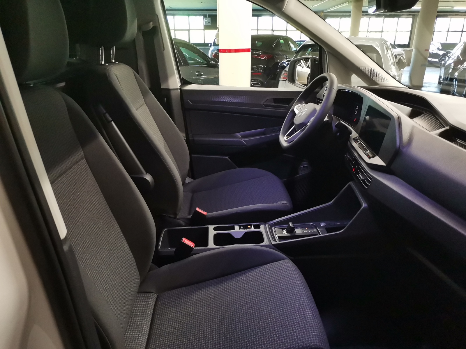 VW Caddy Kaw. 1.5 TSI eHybrid Entry DSG-image-9