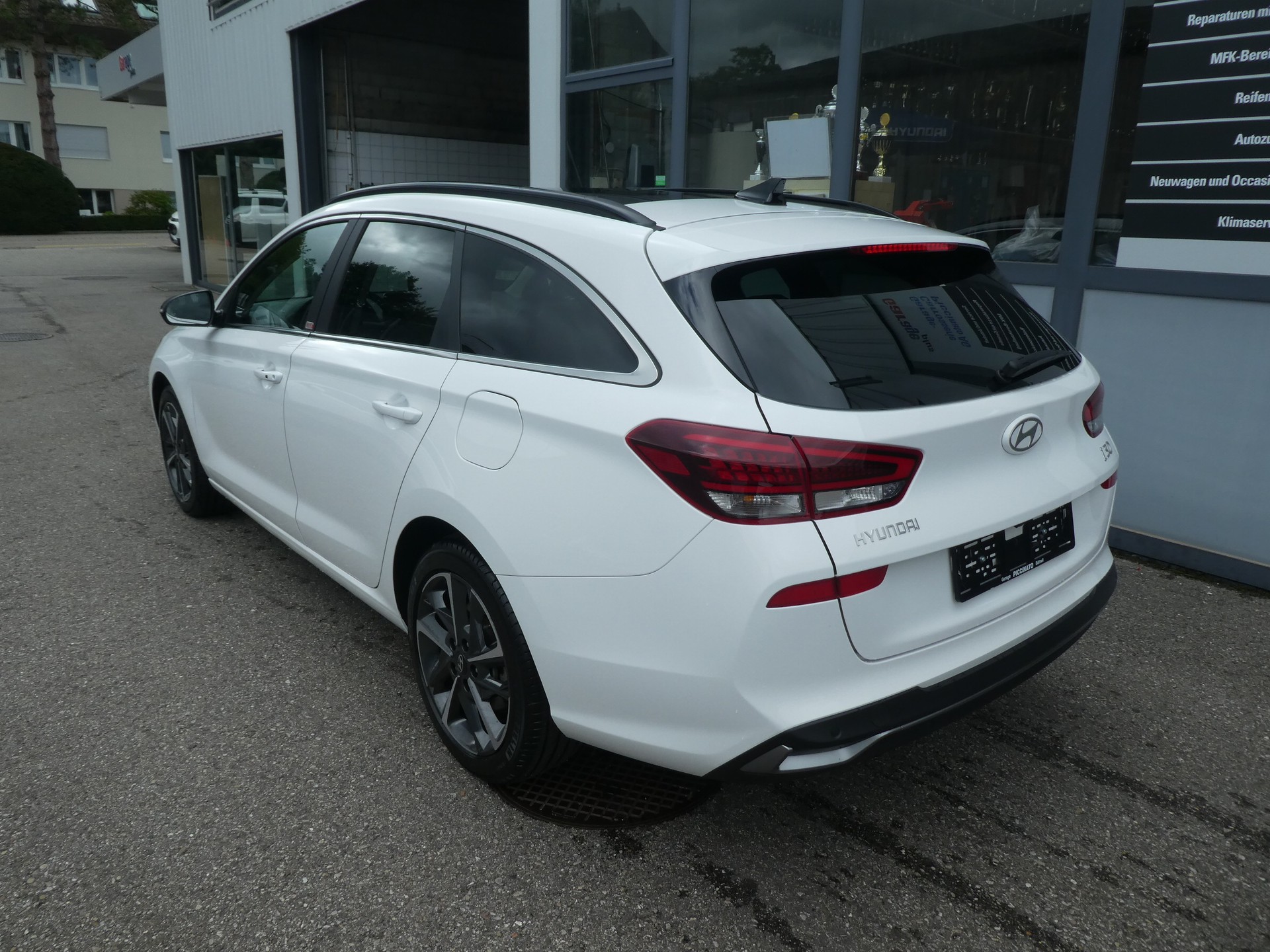 HYUNDAI i30 Wagon 1.5 T-GDi Vertex 48V MH DCT-image-2