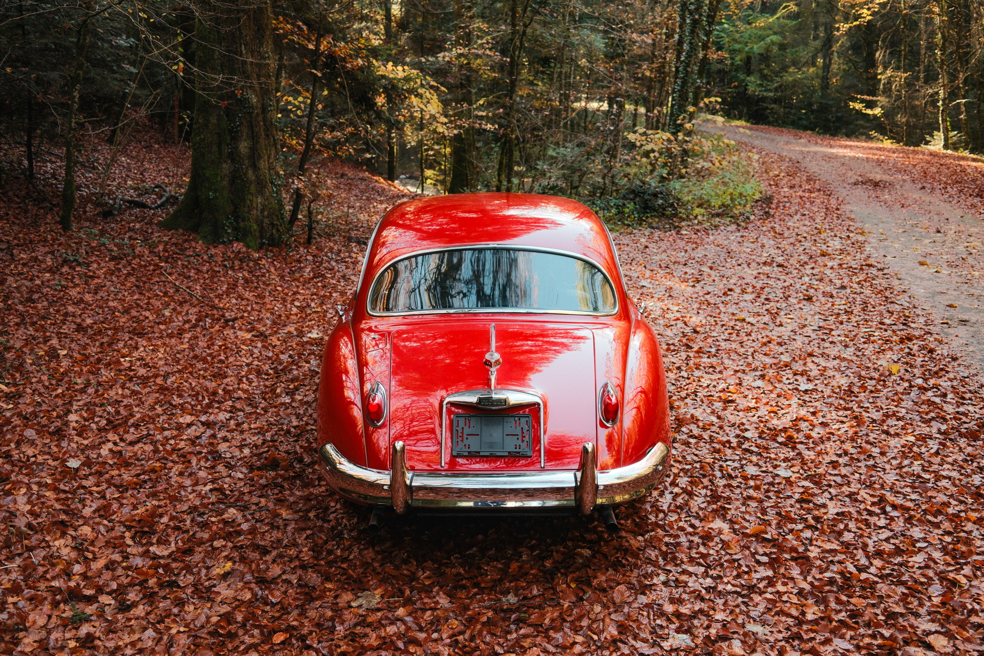 JAGUAR XK 150 3.4-Litre FHC-image-10