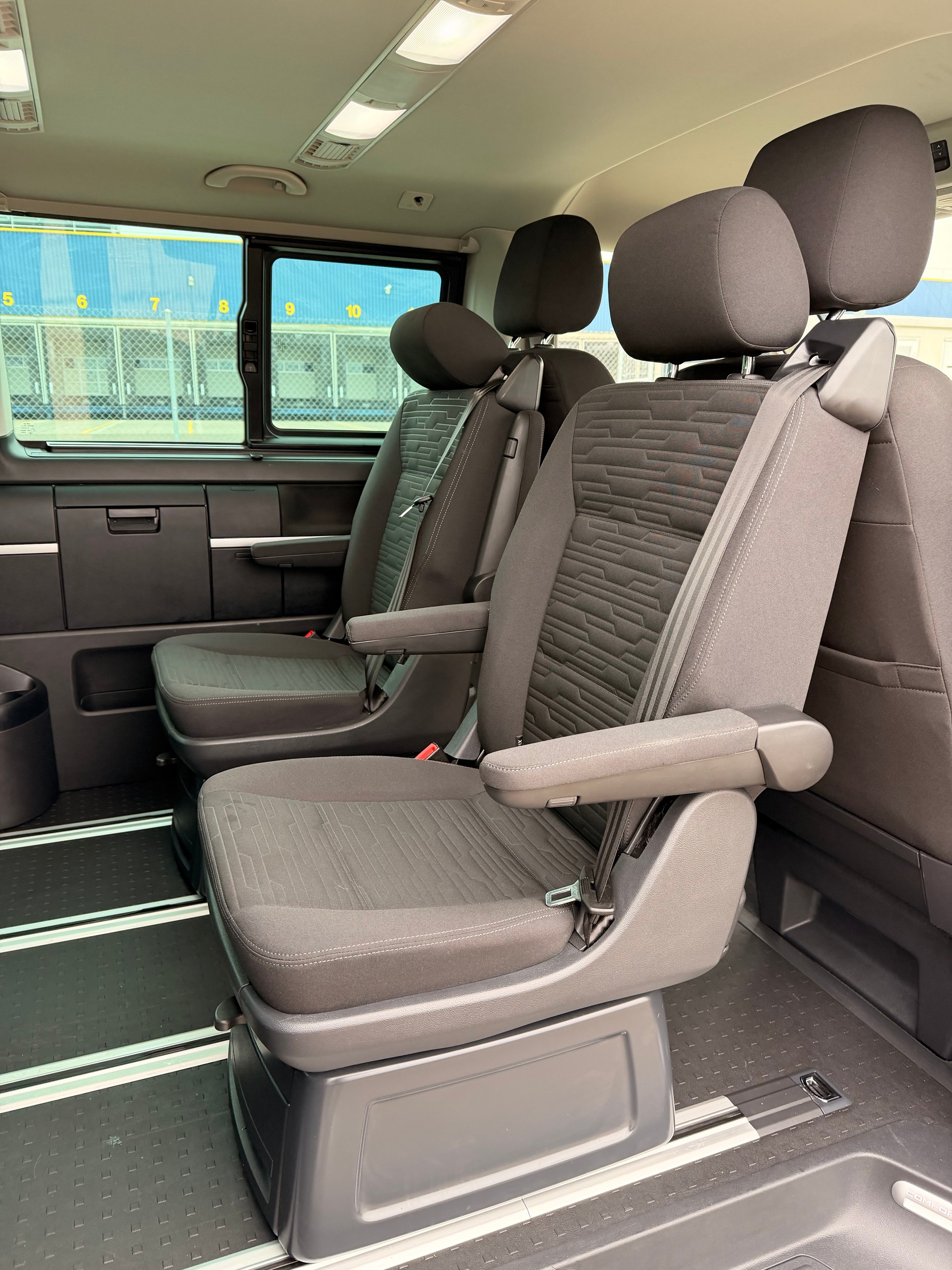 VW T6.1 Multivan 2.0 Bi-TDI Comfortline 4Motion DSG-image-13