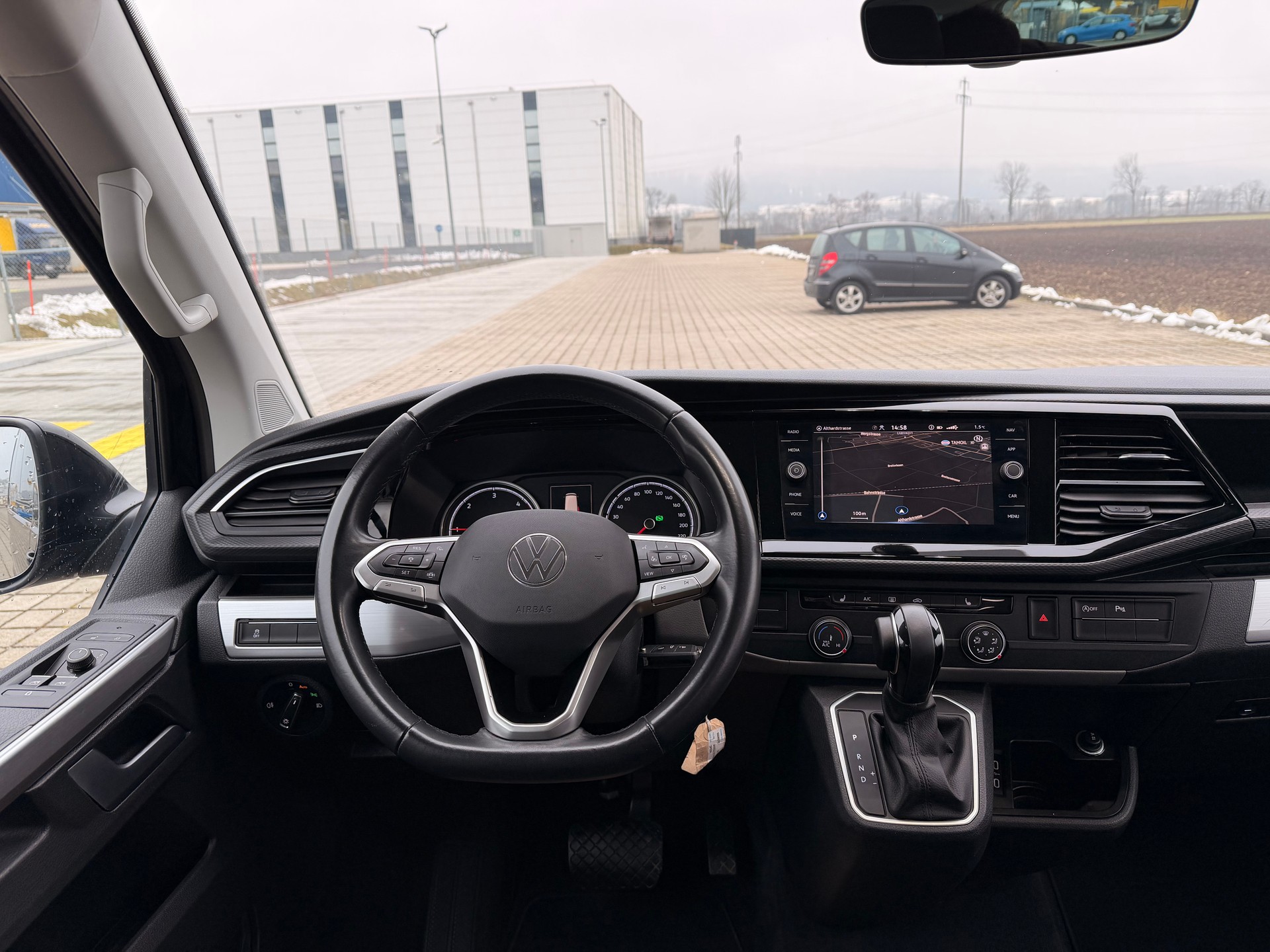 VW T6.1 Multivan 2.0 Bi-TDI Comfortline 4Motion DSG-image-10