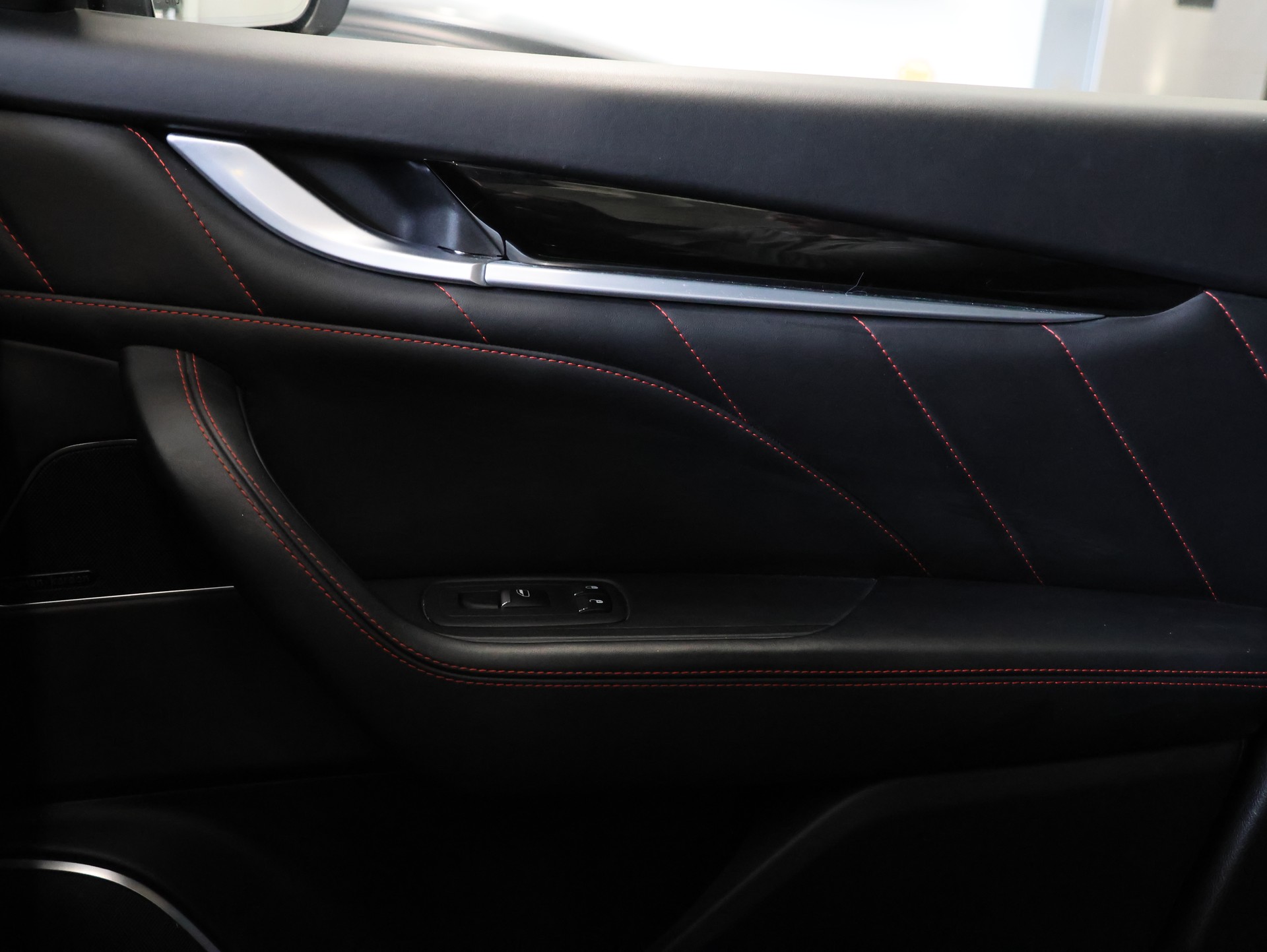 MASERATI Levante S 3.0 V6 Automatica * Facelift *Harman/Kardon Soundsystem* *Panoramadach* *Surround View Camera* *Softclose*-image-31