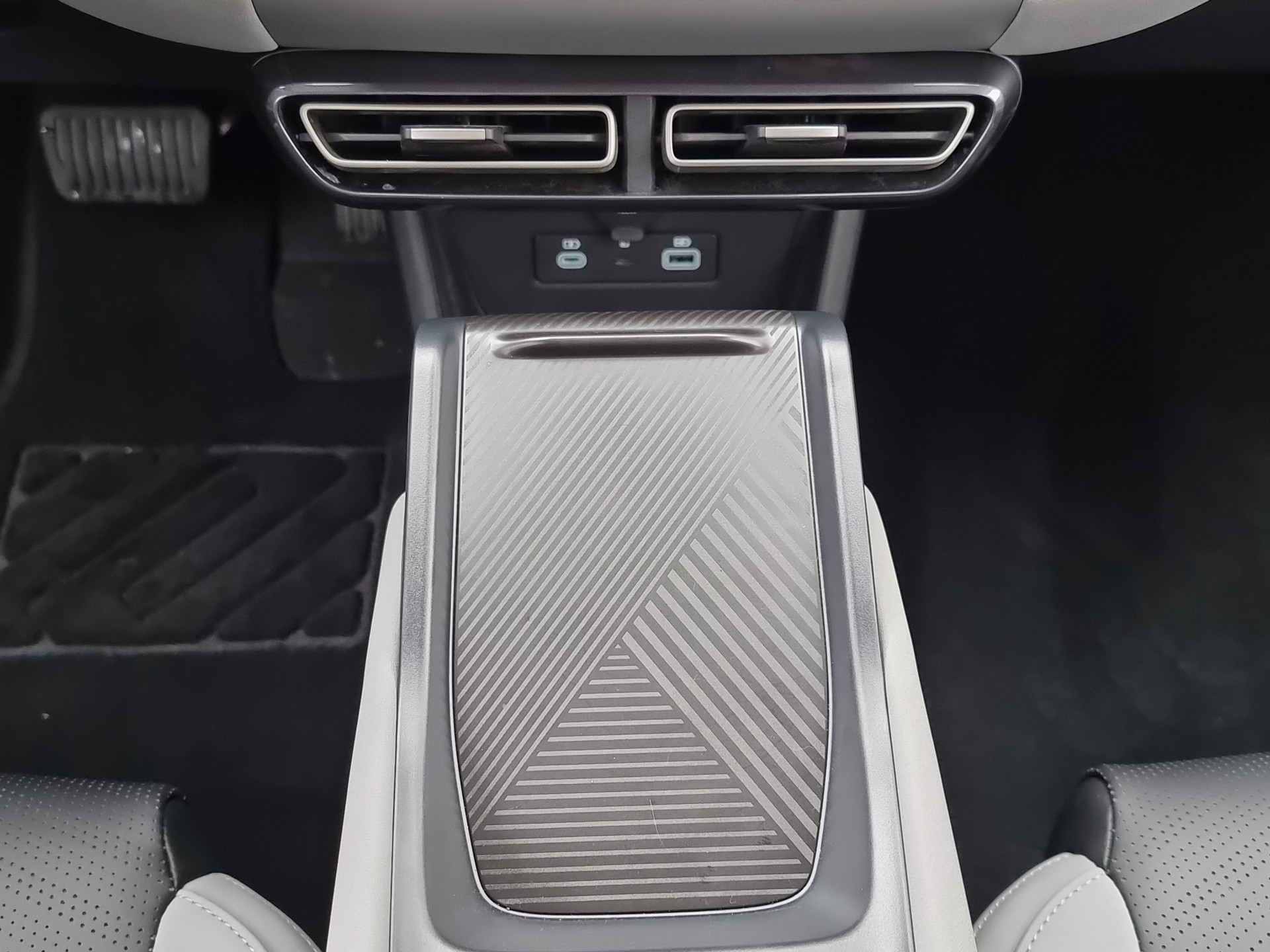 BYD Dolphin Surf Active-image-9
