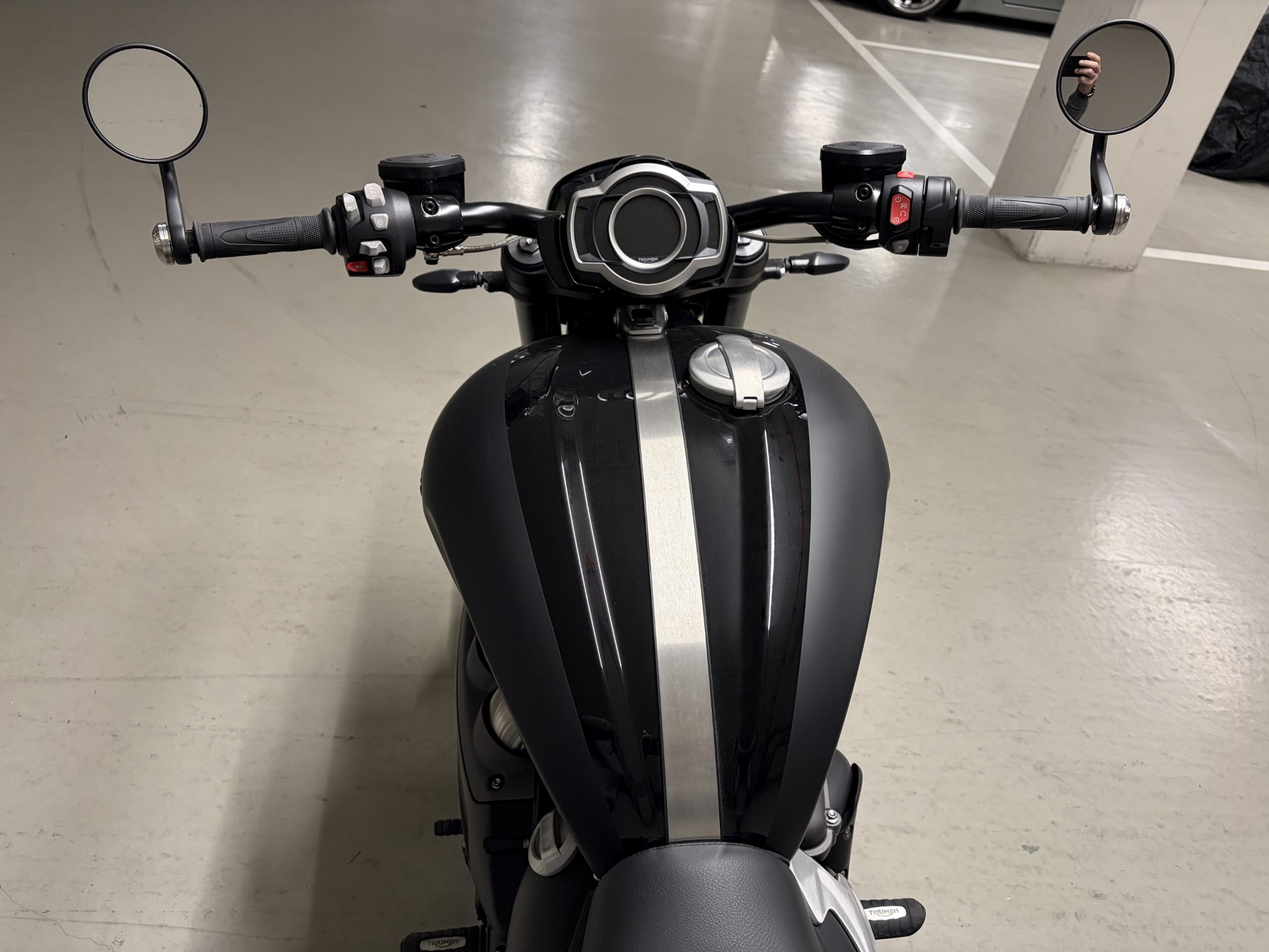 TRIUMPH Rocket III-image-11