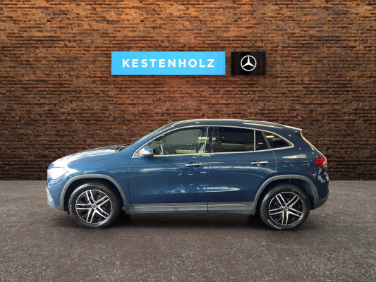 MERCEDES-BENZ GLA 180 Progressive 7G-D-showroom-element-3