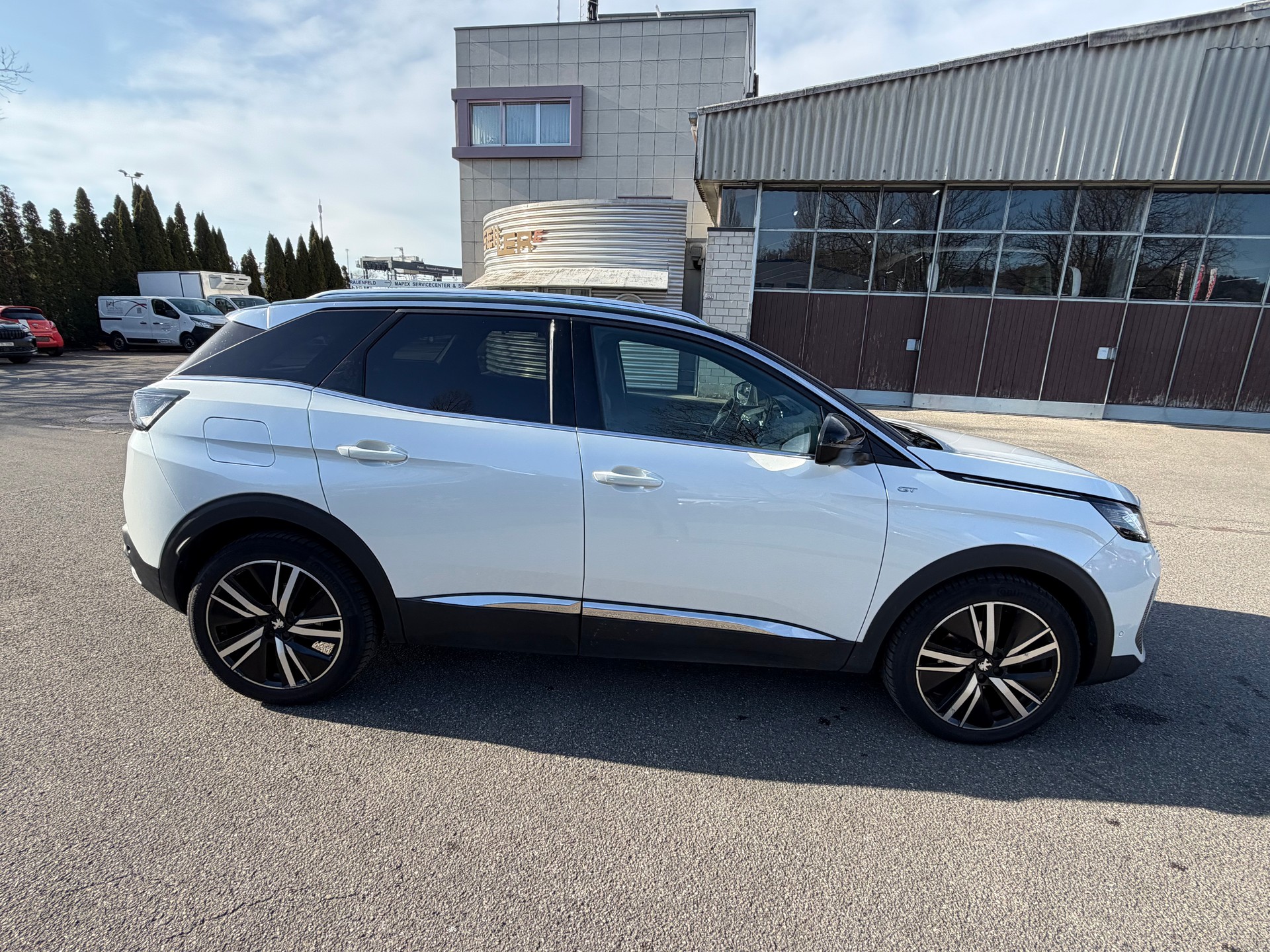 PEUGEOT 3008 1.5 BlueHDi GT Pack EAT8-image-6