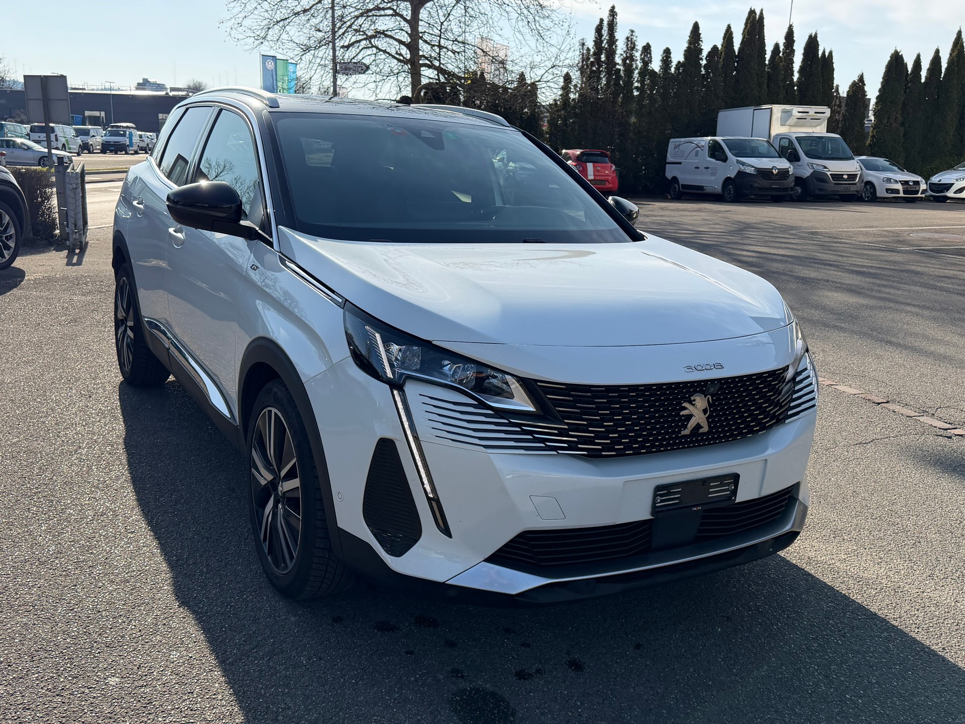 PEUGEOT 3008 1.5 BlueHDi GT Pack EAT8-image-2