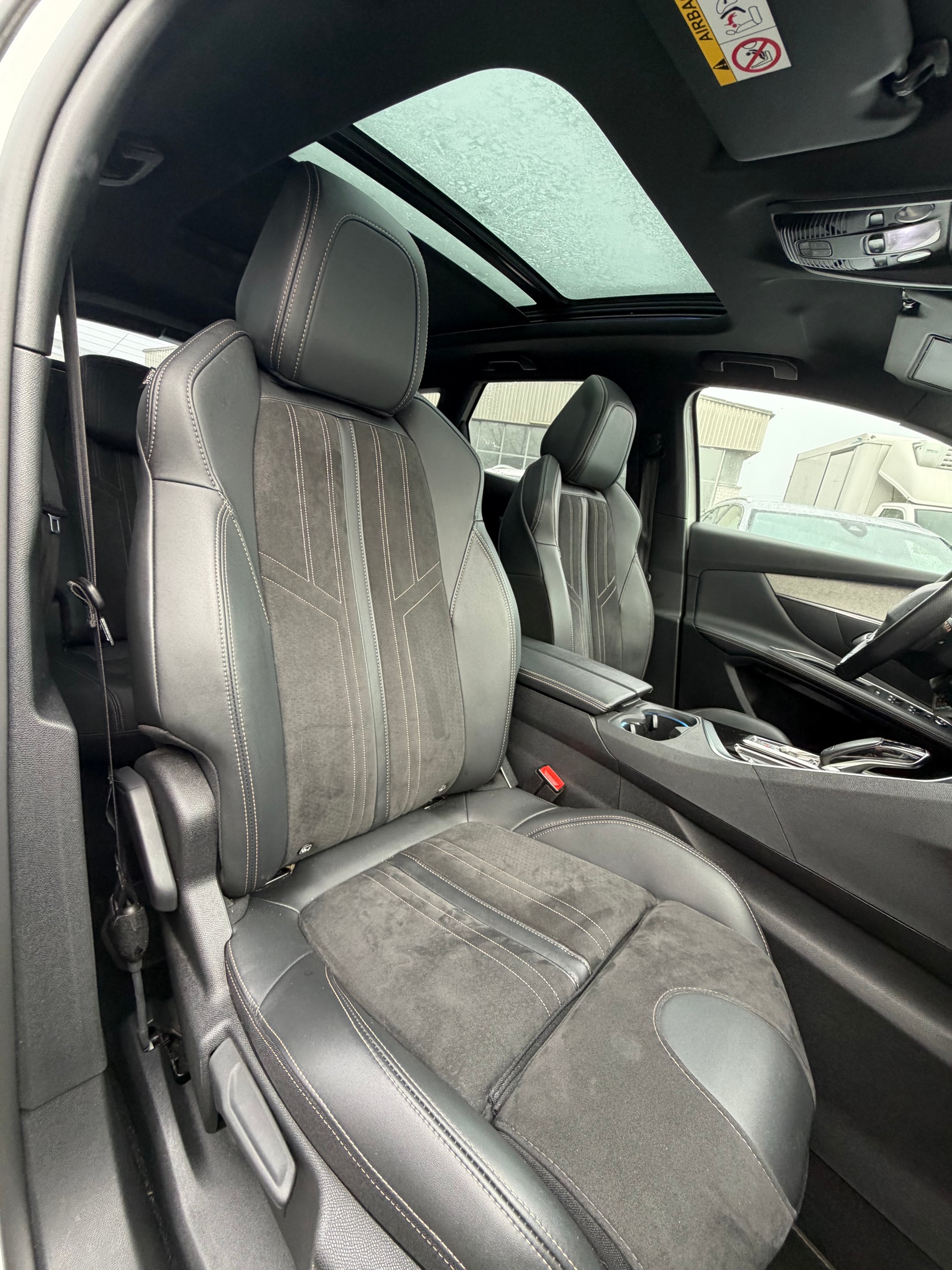 PEUGEOT 3008 1.5 BlueHDi GT Pack EAT8-image-10