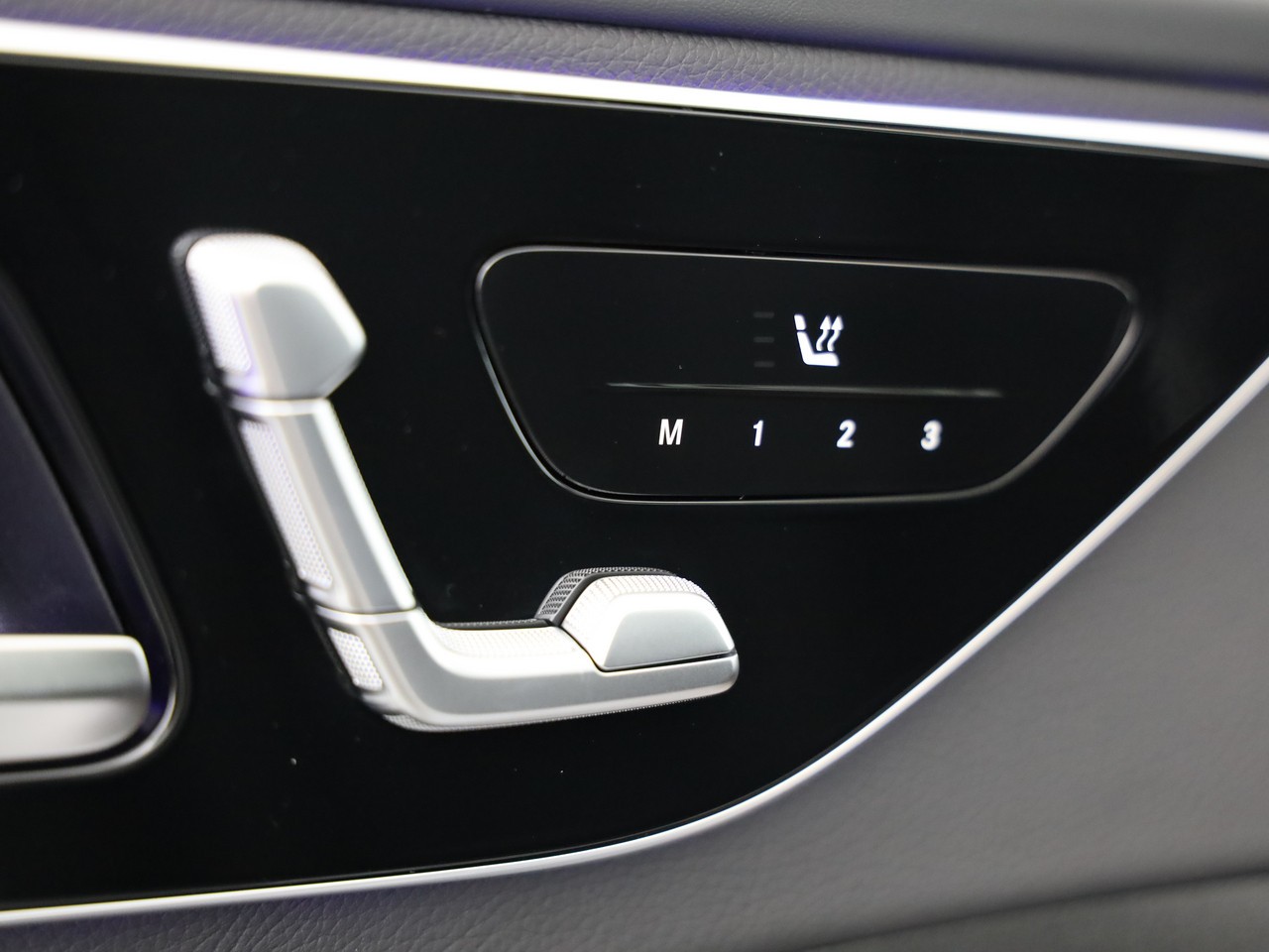 MERCEDES-BENZ C 220 d T 4 Matic-image-11