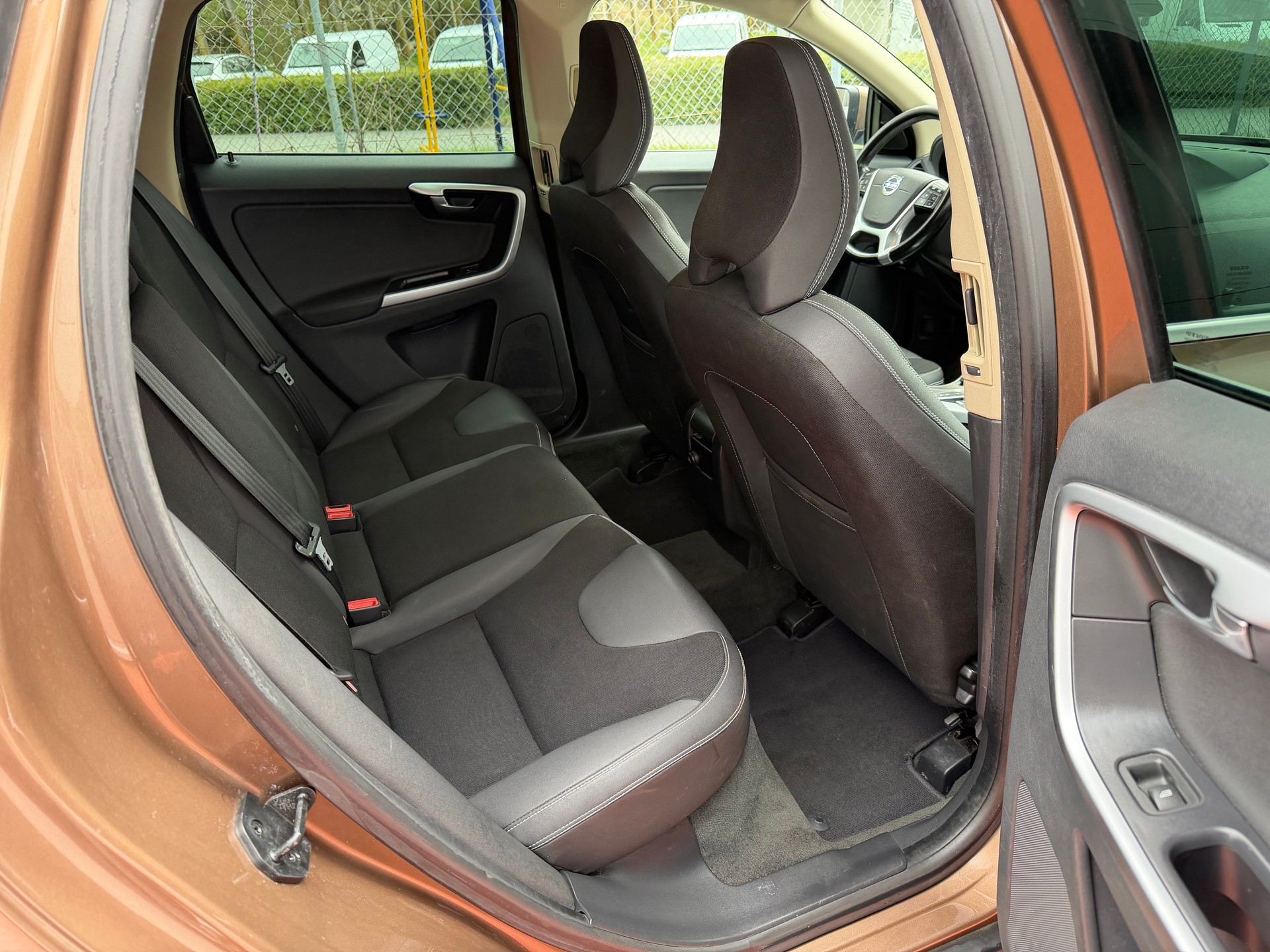 VOLVO XC60 2.4D AWD Geartronic-image-11