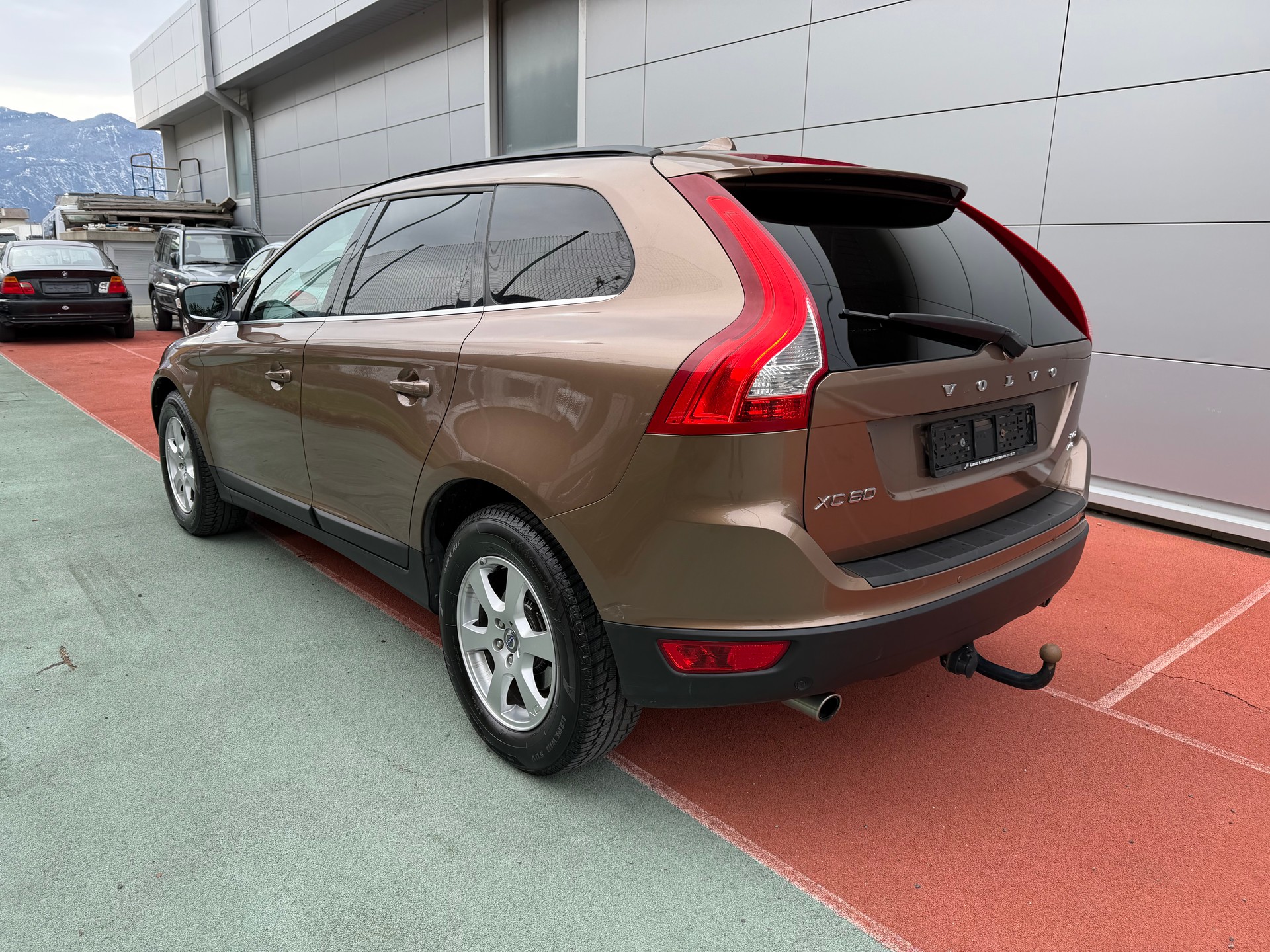 VOLVO XC60 2.4D AWD Geartronic-image-4
