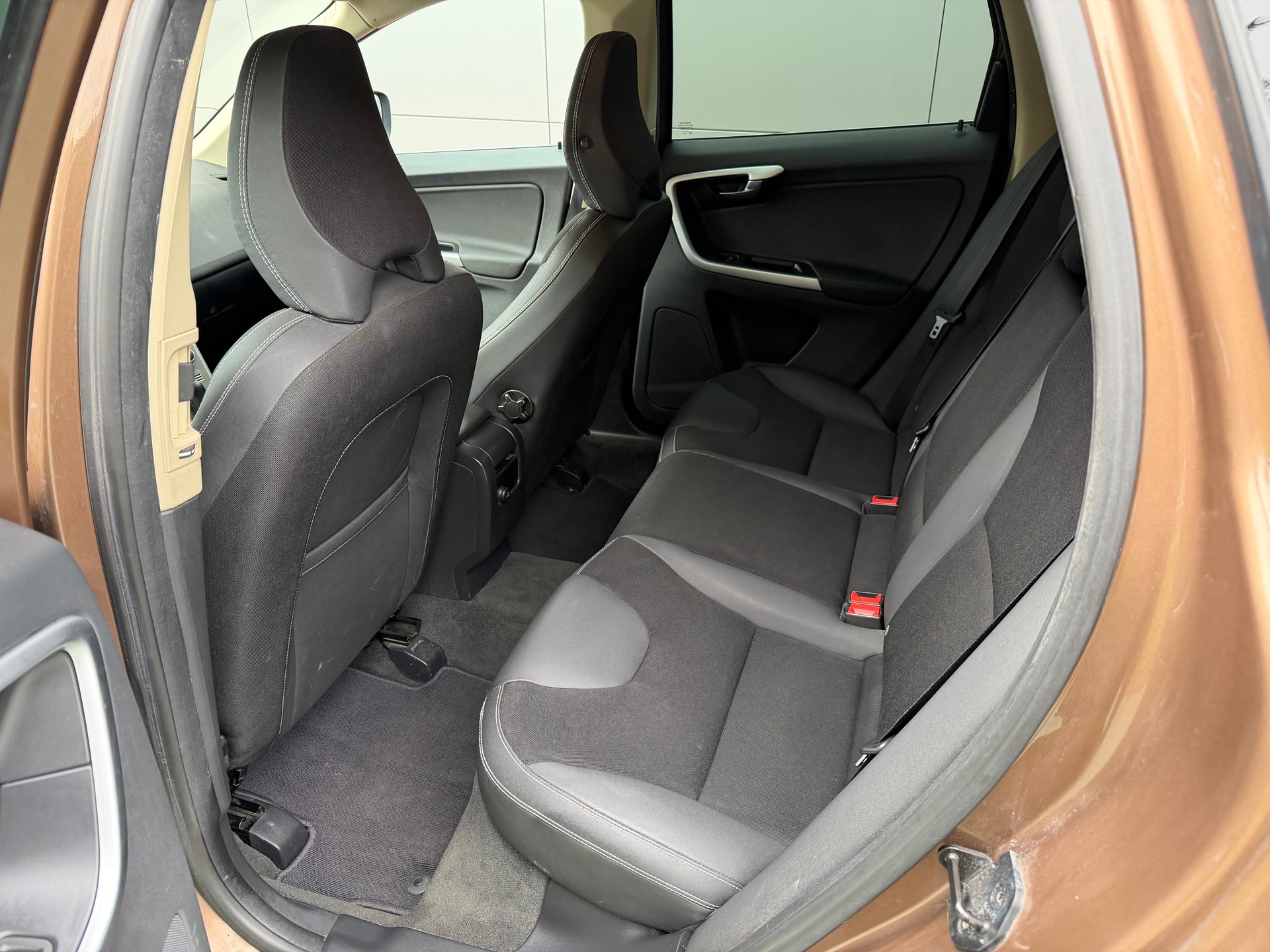 VOLVO XC60 2.4D AWD Geartronic-image-10