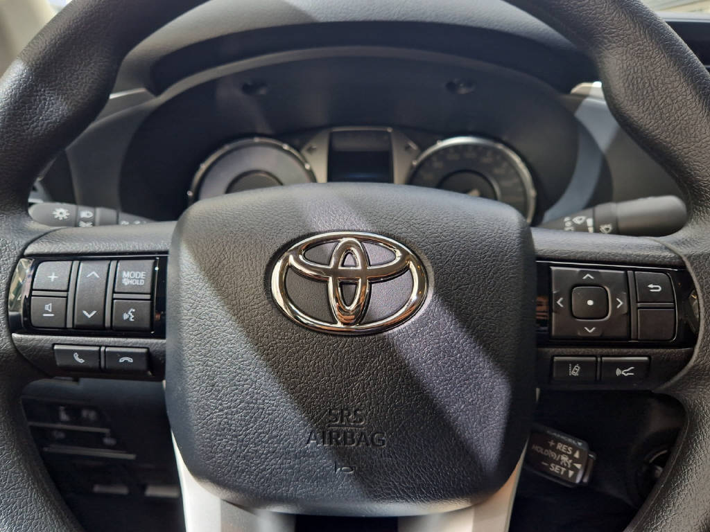 TOYOTA Hilux Double Cab.-Pick-up 2.8 48035/000-image-14